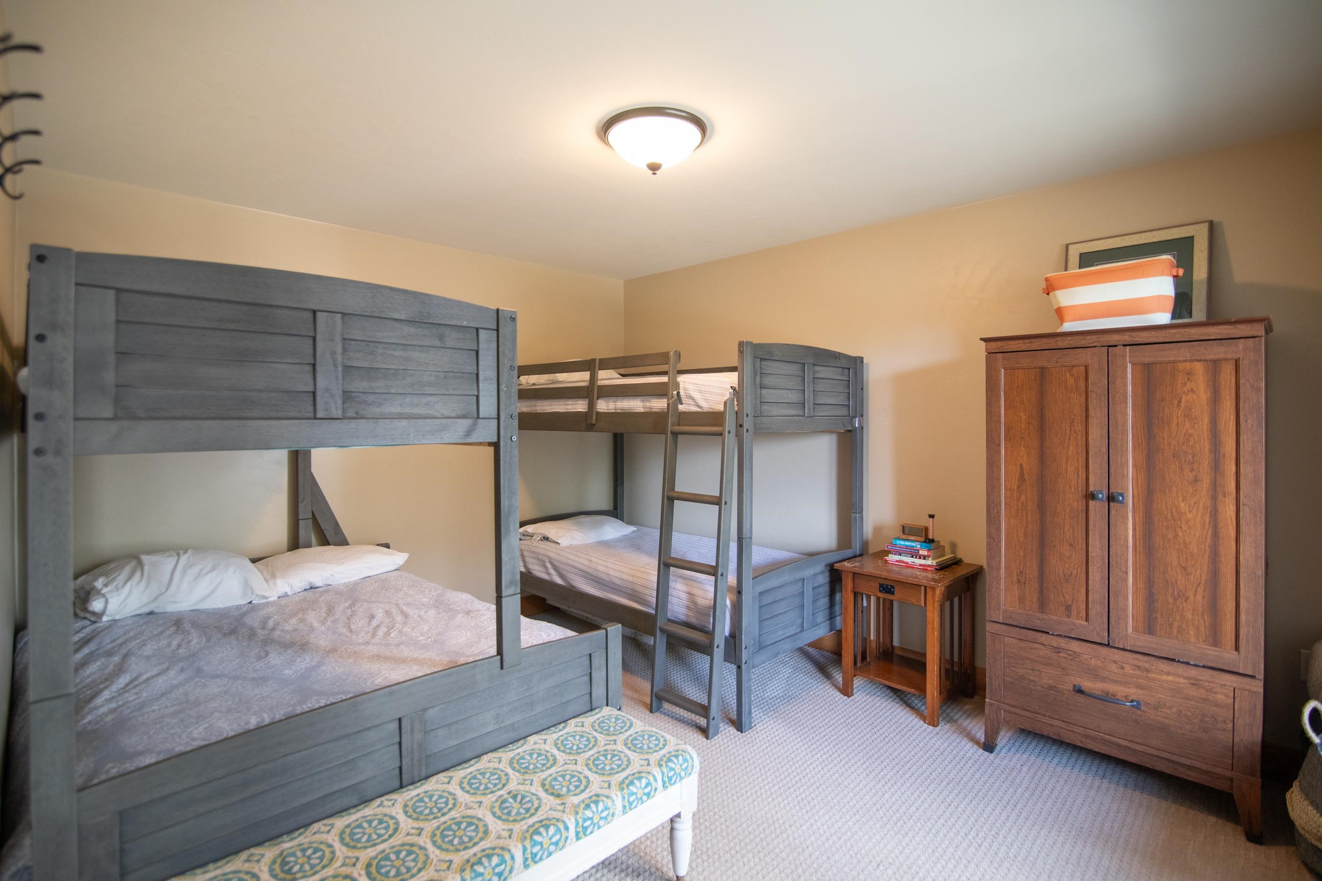 4155 BLUFF Lane Unit: 103