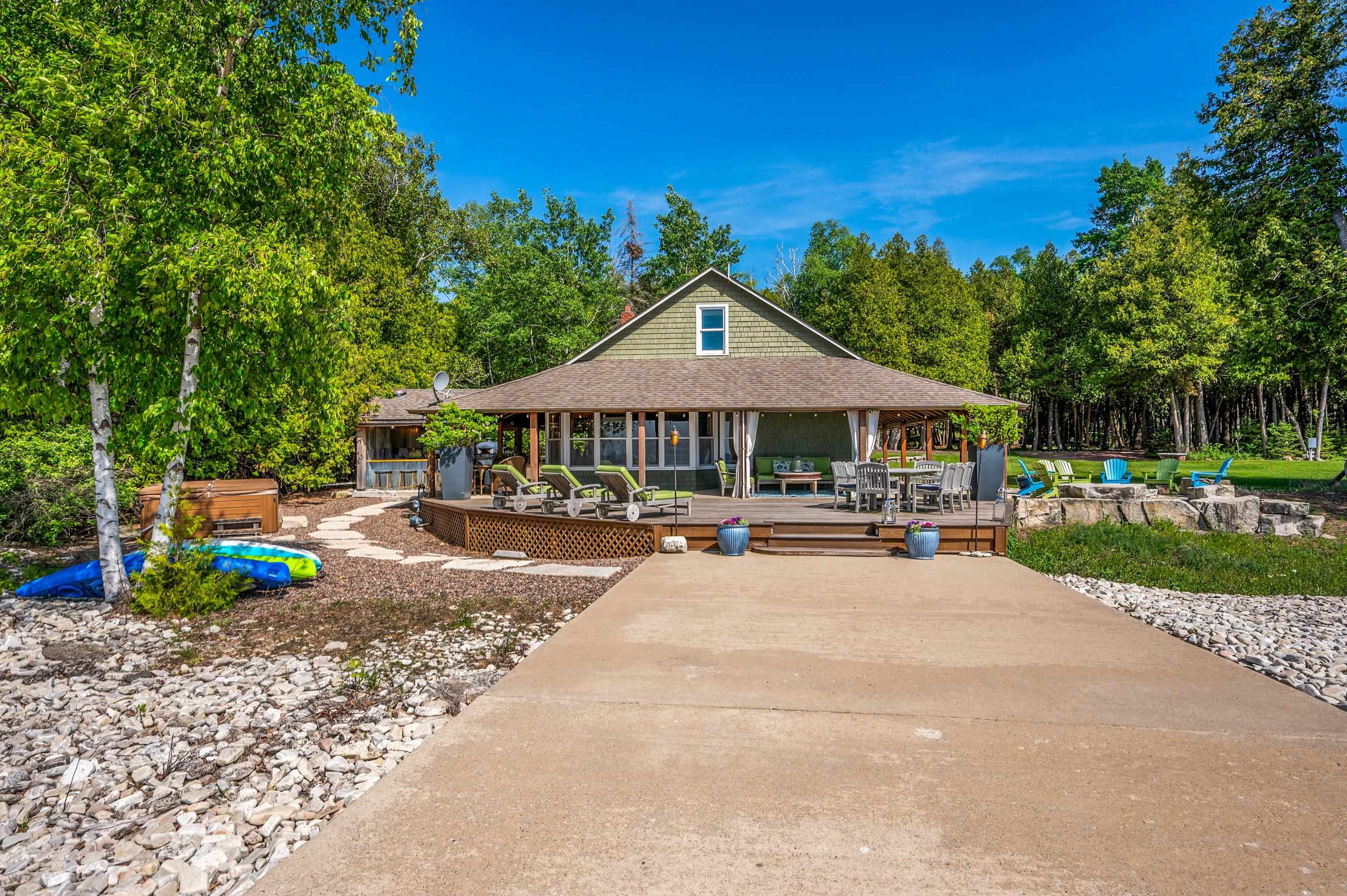 6027 LADY SLIPPER Road