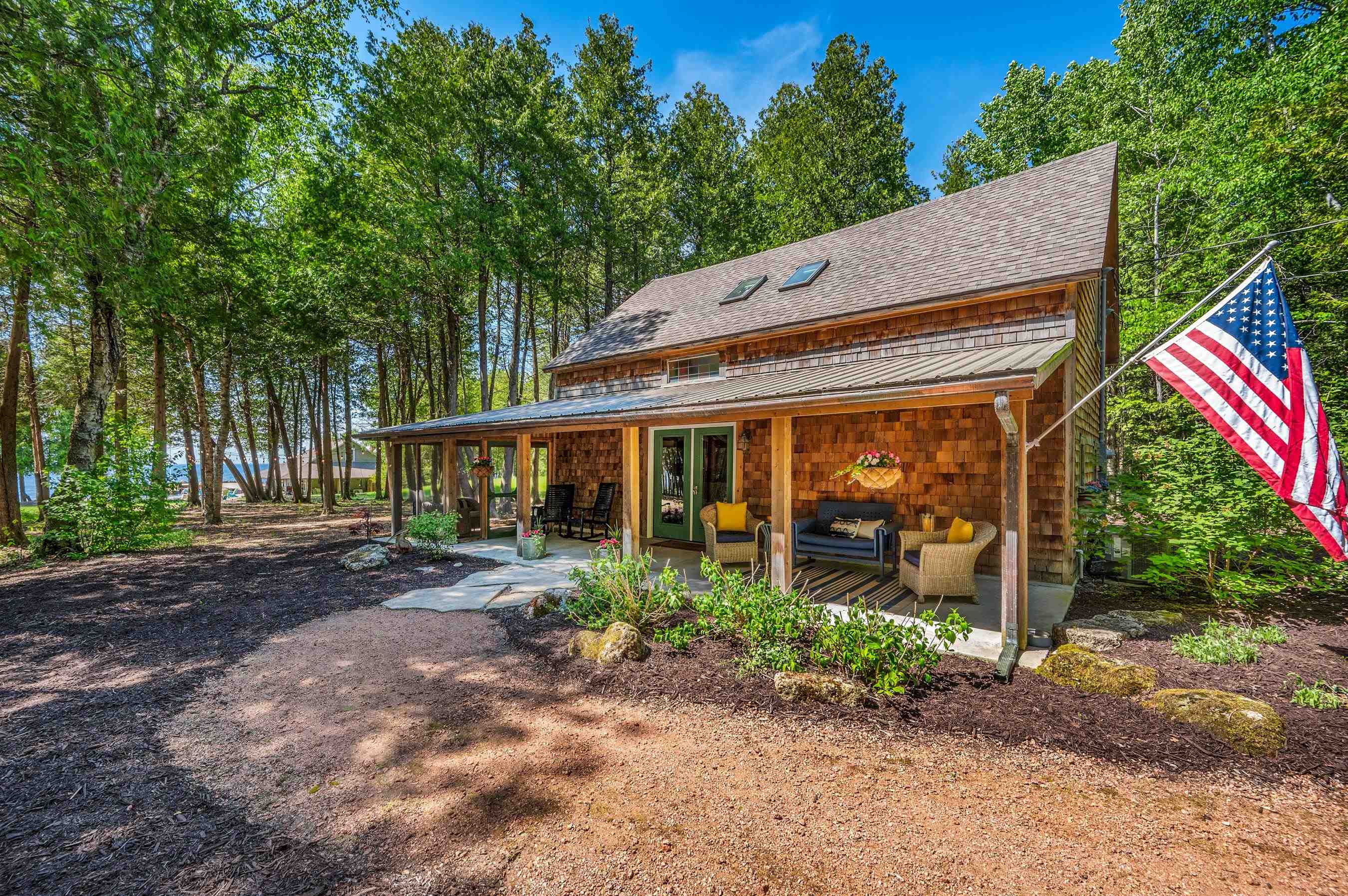 6027 LADY SLIPPER Road