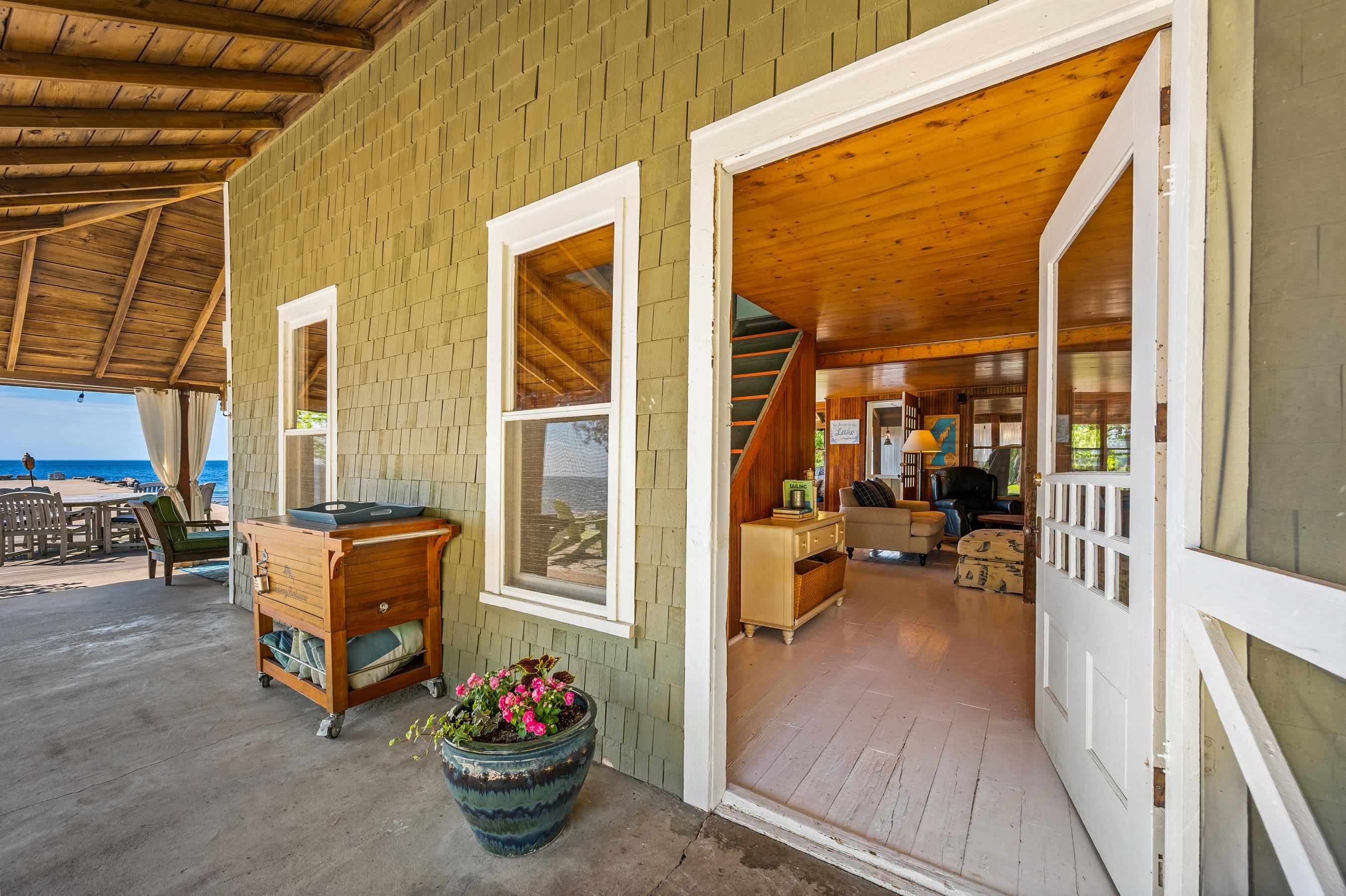 6027 LADY SLIPPER Road