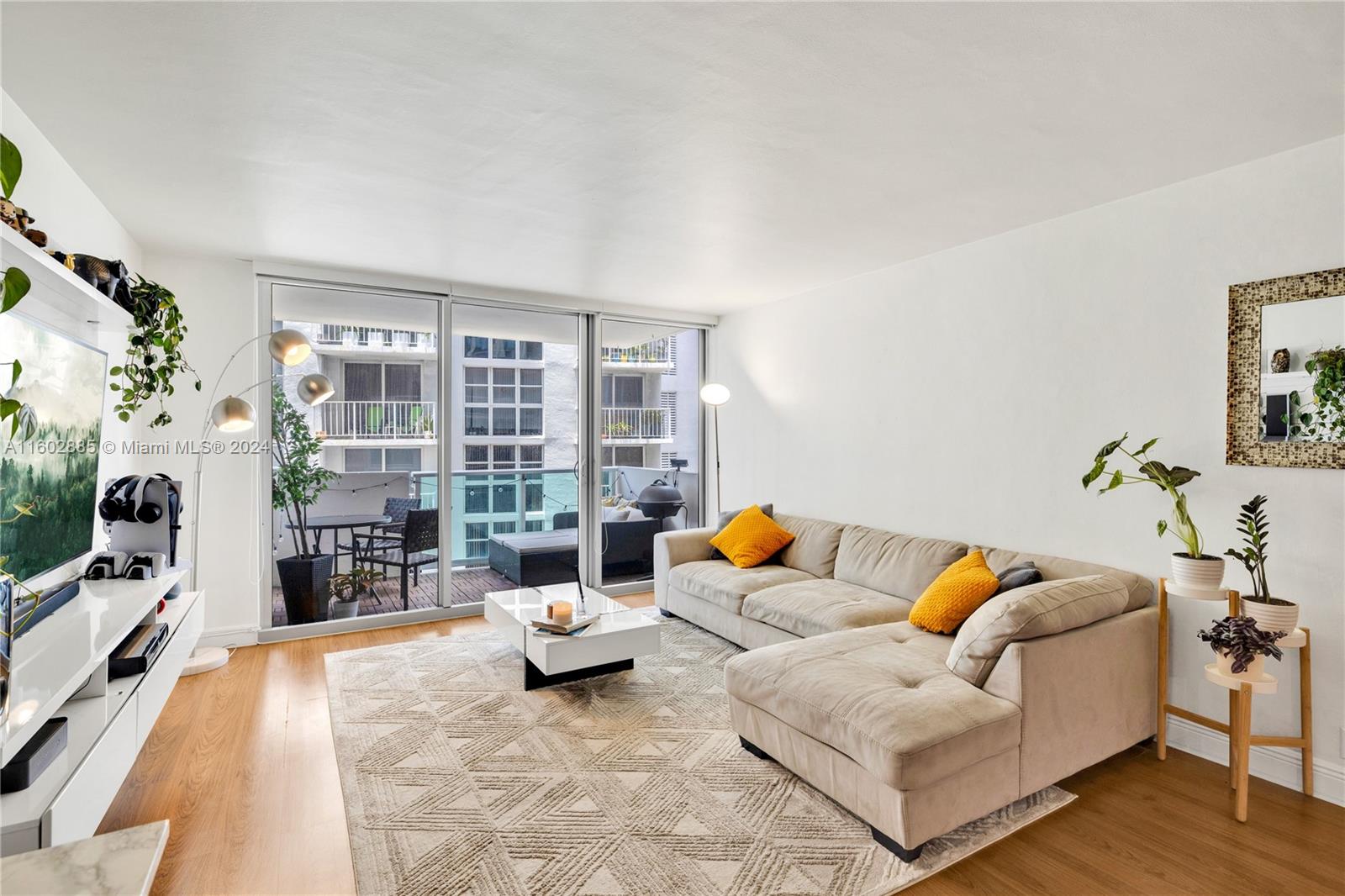 1200 West Ave # 921