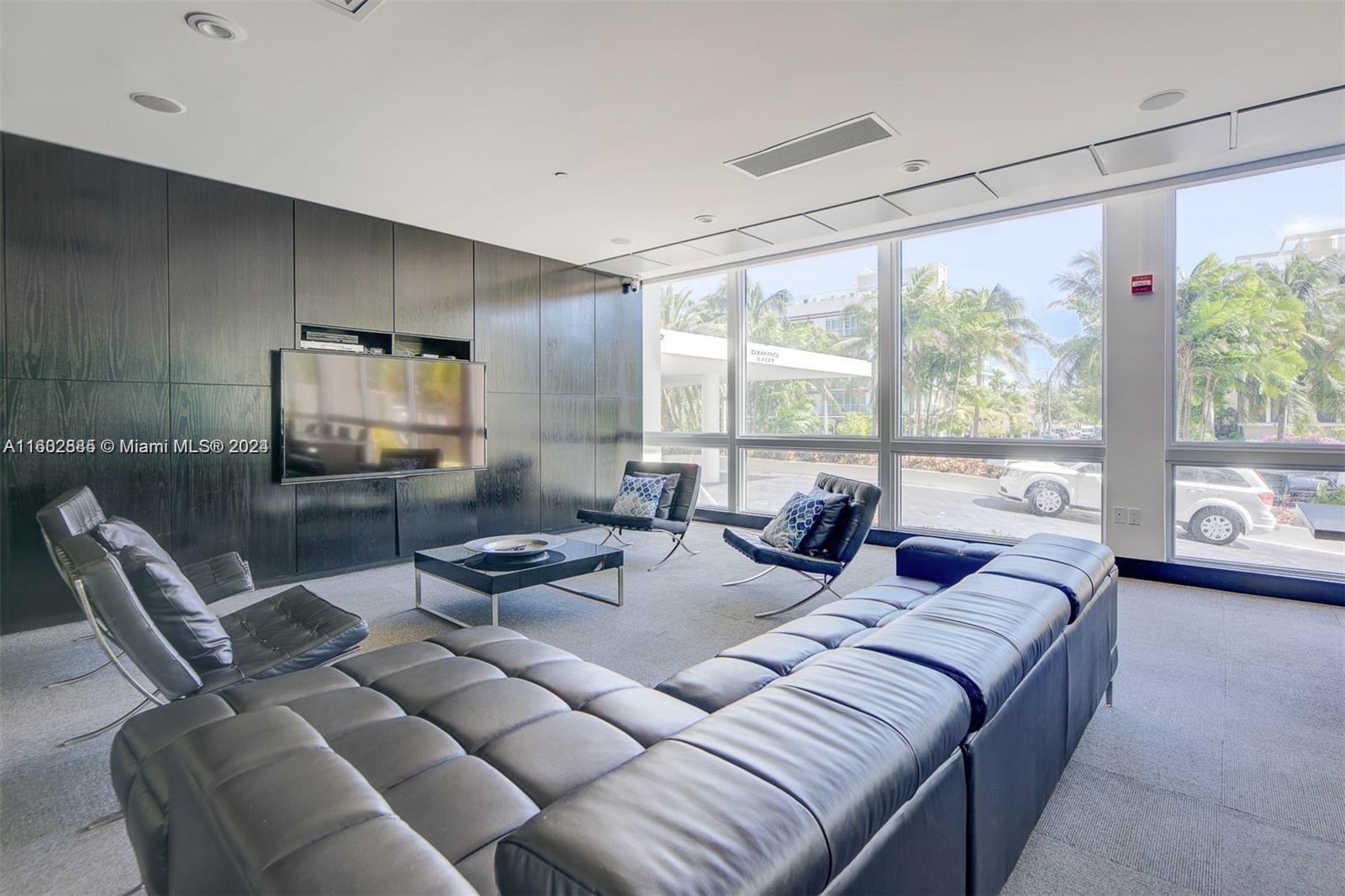 1200 West Ave # 921