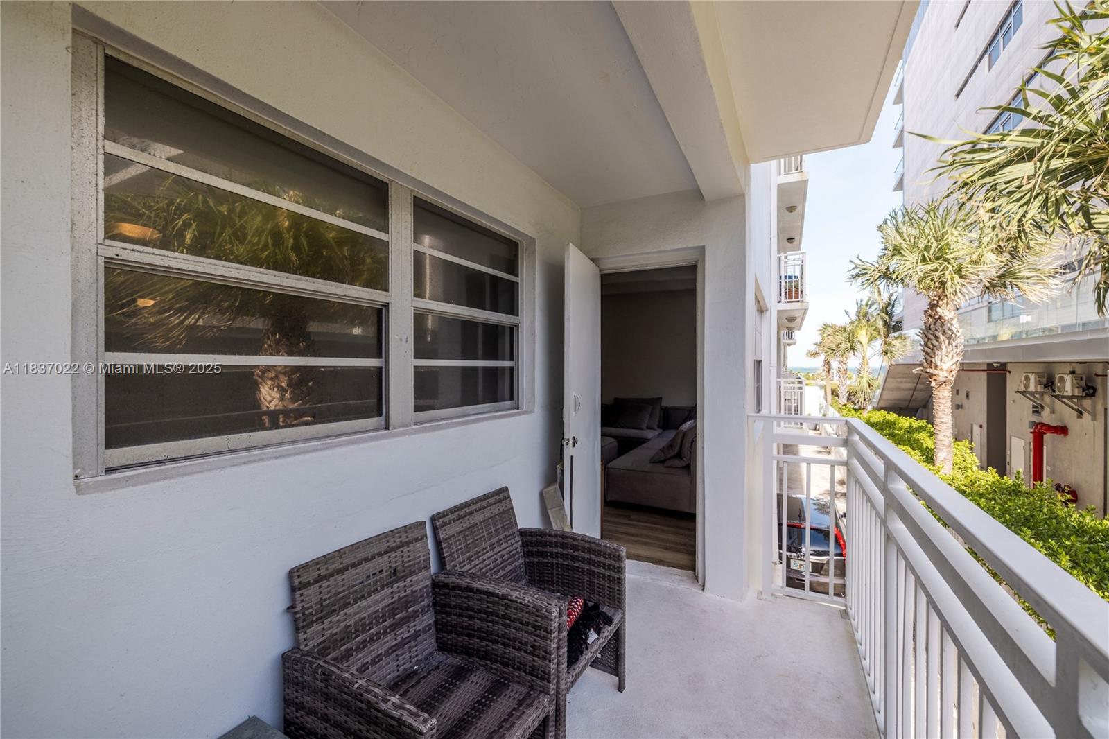325 Ocean Dr # 206