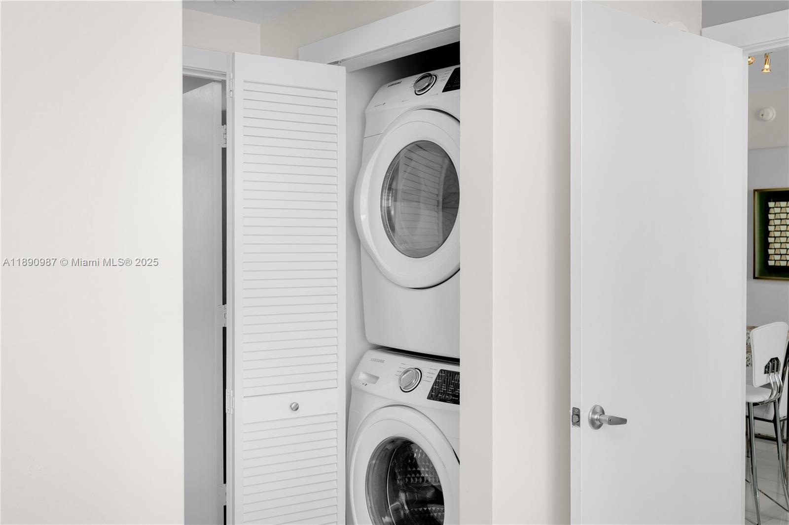 950 Brickell Bay Dr # 2606