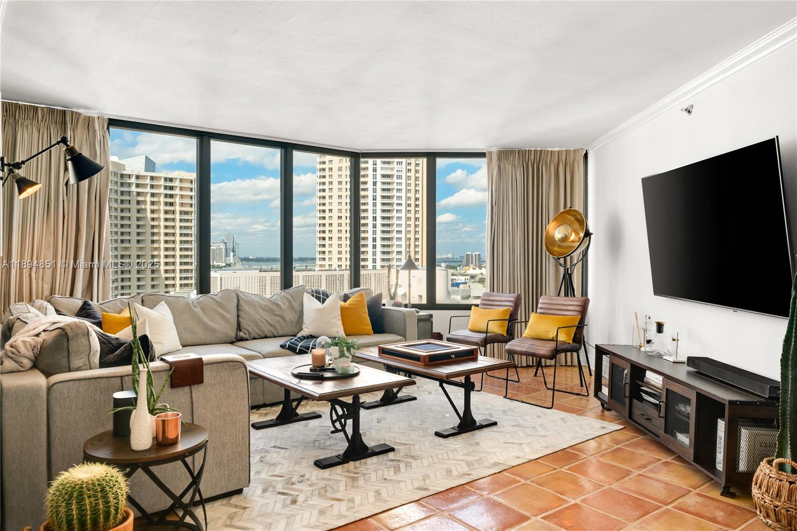 520 Brickell Key Dr, Miami Unit: APH00