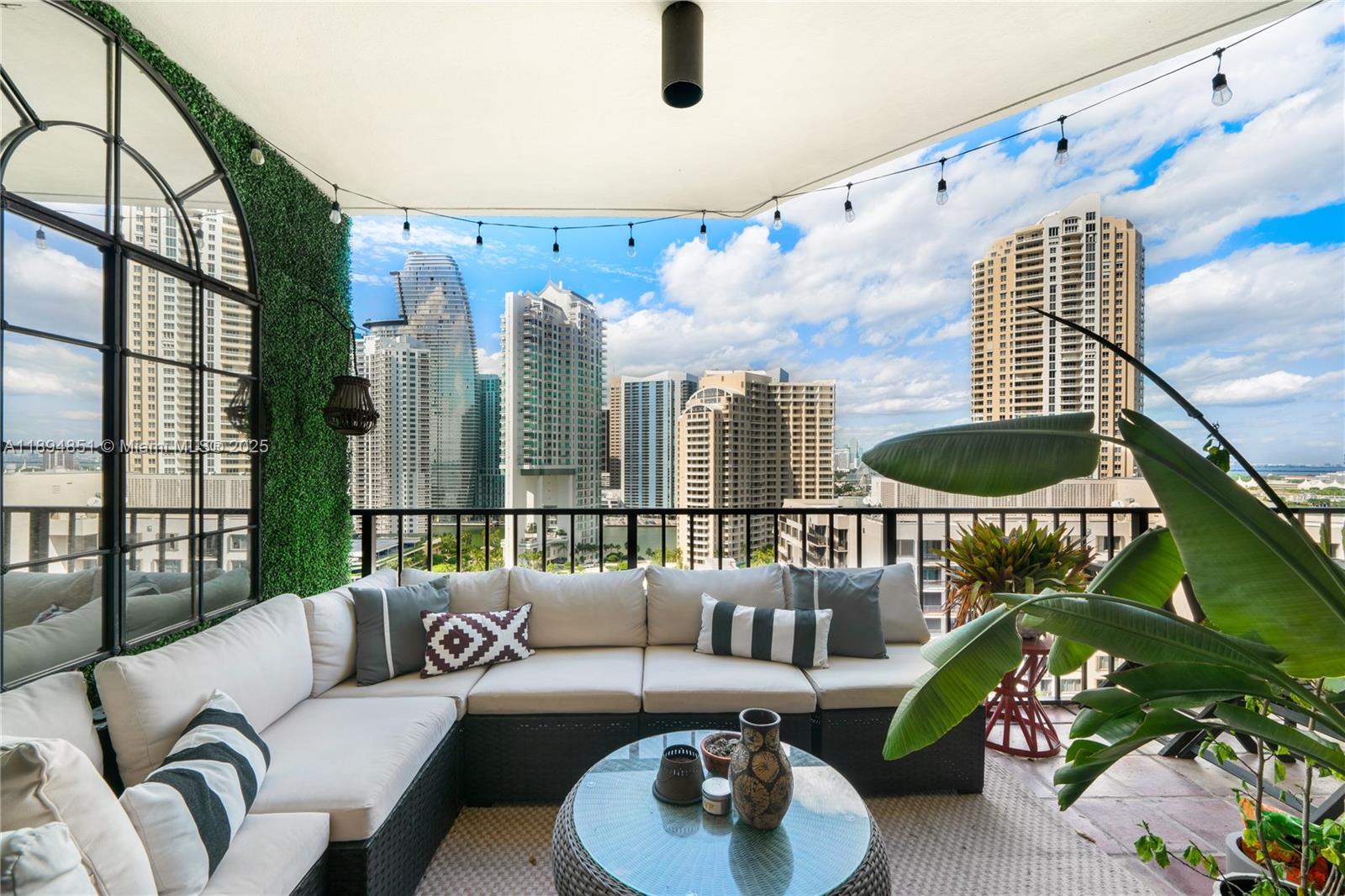 520 Brickell Key Dr, Miami Unit: APH00