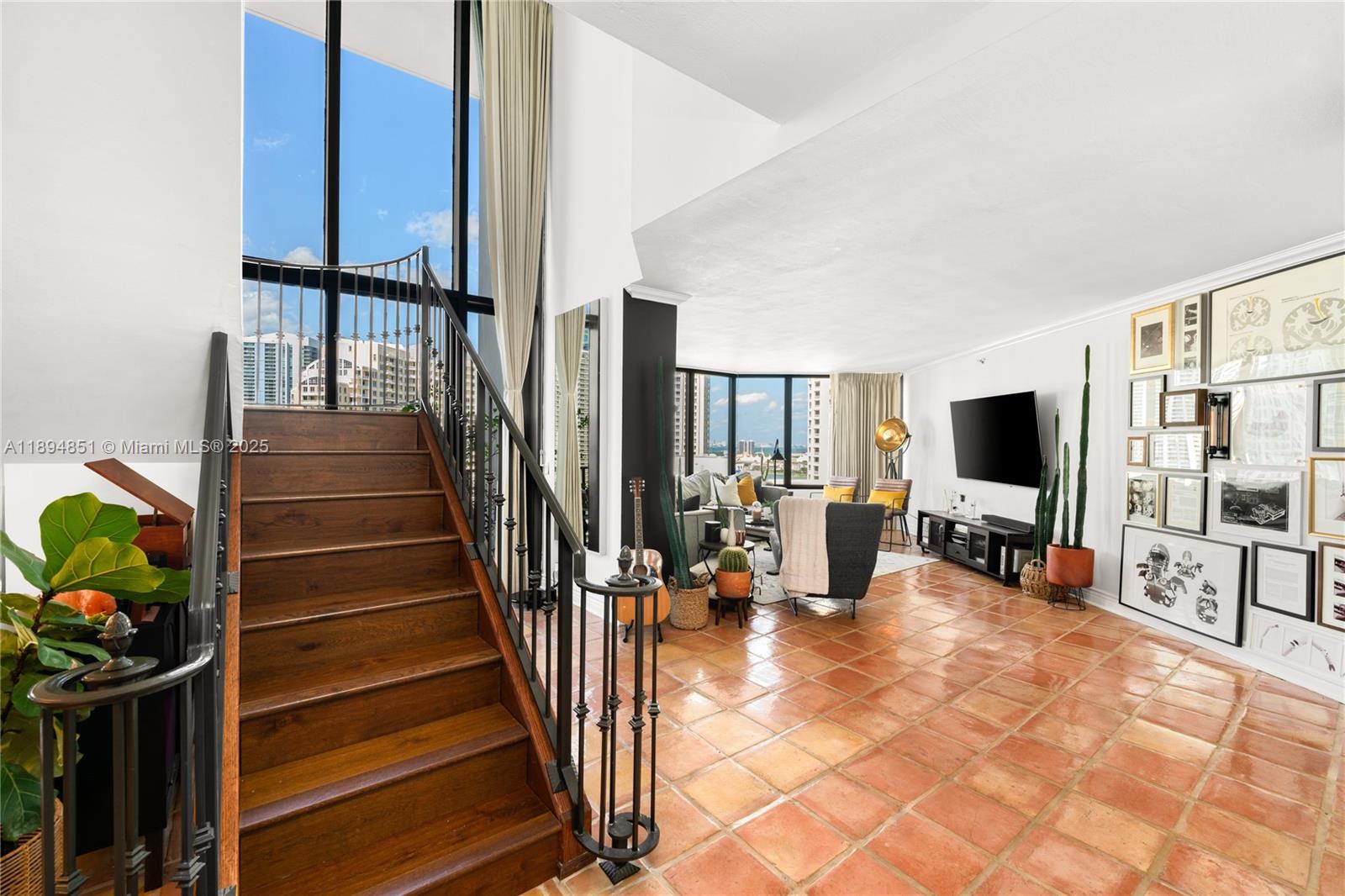 520 Brickell Key Dr, Miami Unit: APH00