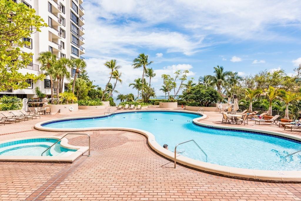 520 Brickell Key Dr, Miami Unit: APH00