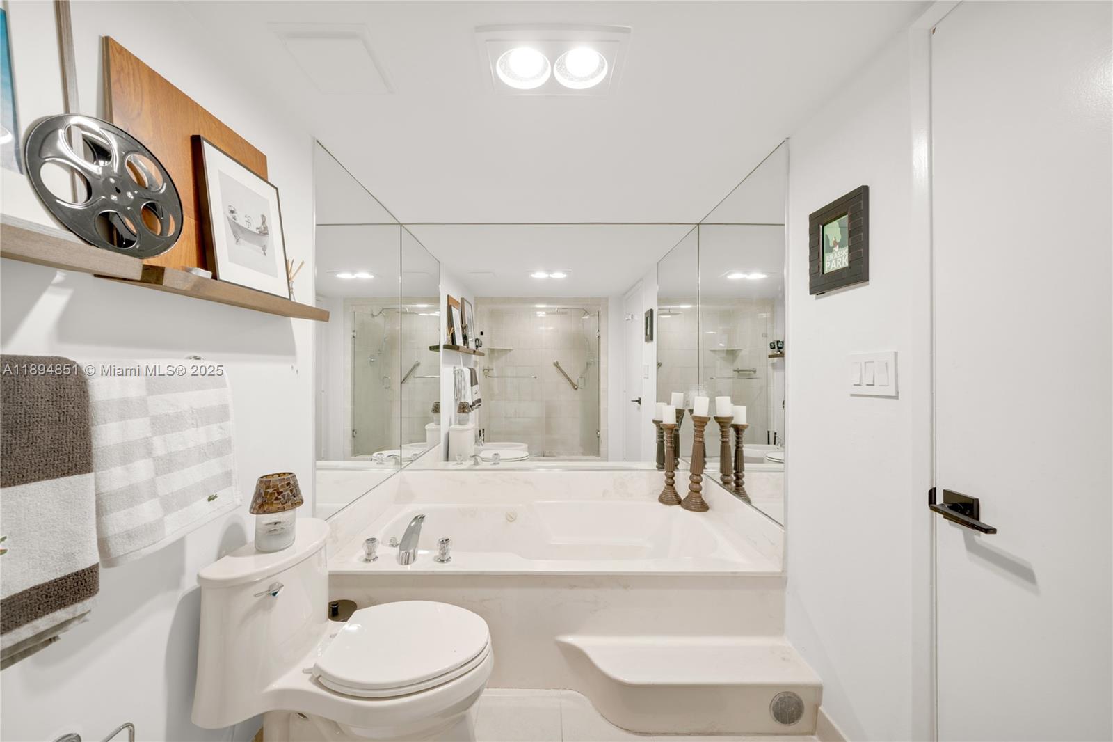 520 Brickell Key Dr, Miami Unit: APH00