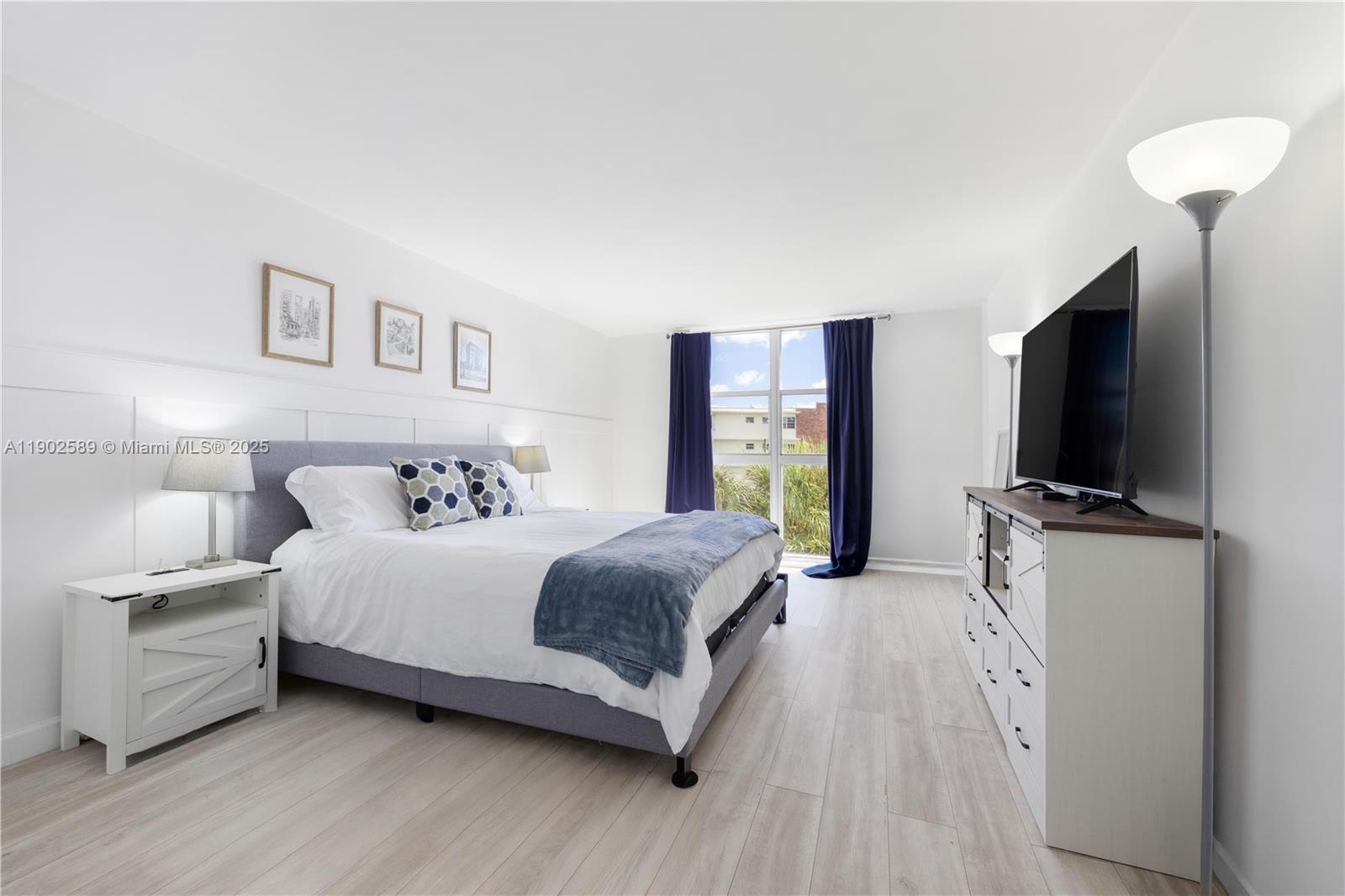 4000 Towerside Ter # 412