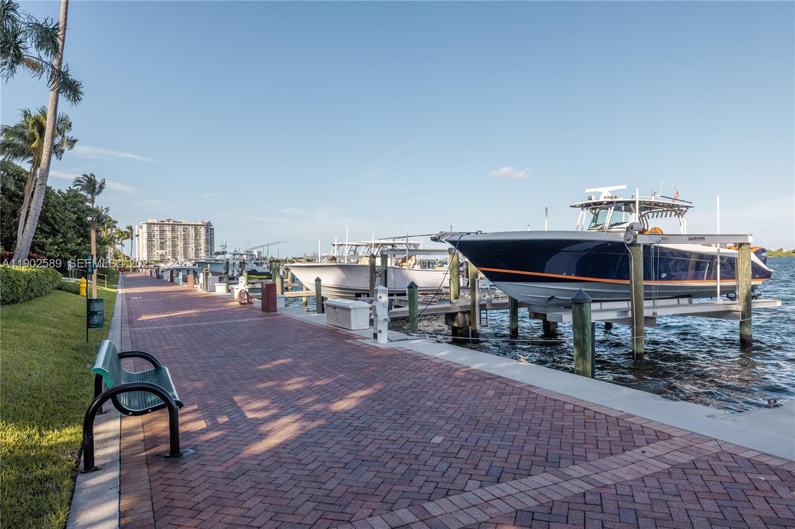 4000 Towerside Ter # 412