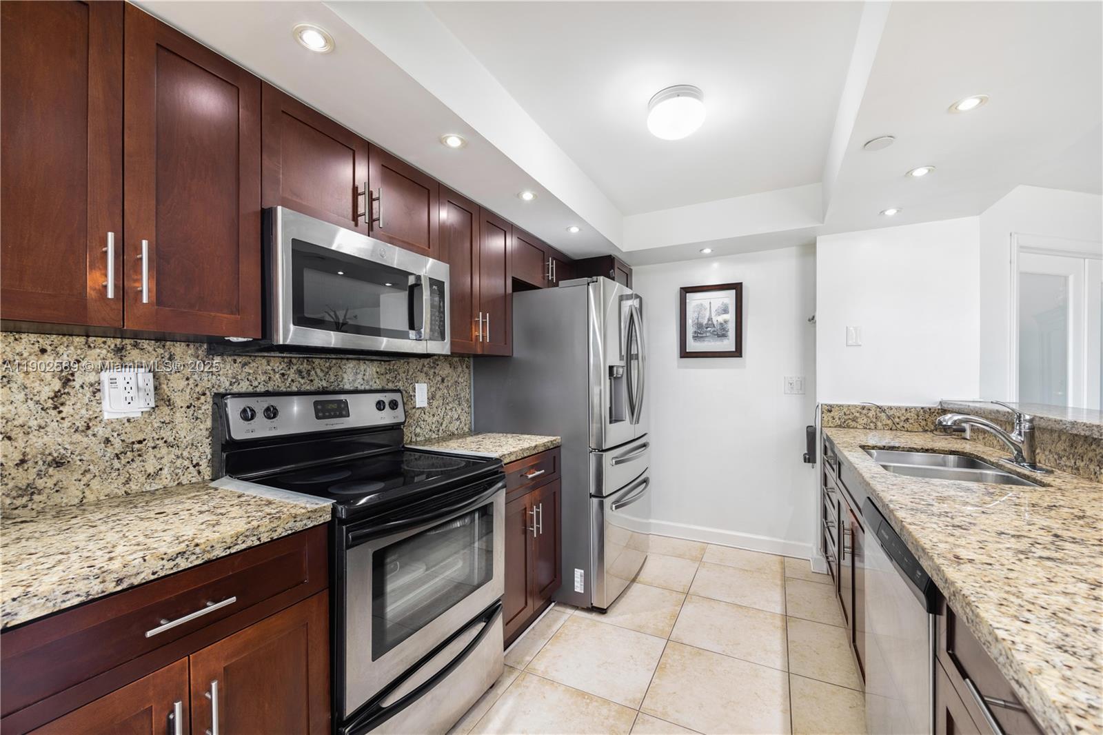 4000 Towerside Ter # 412