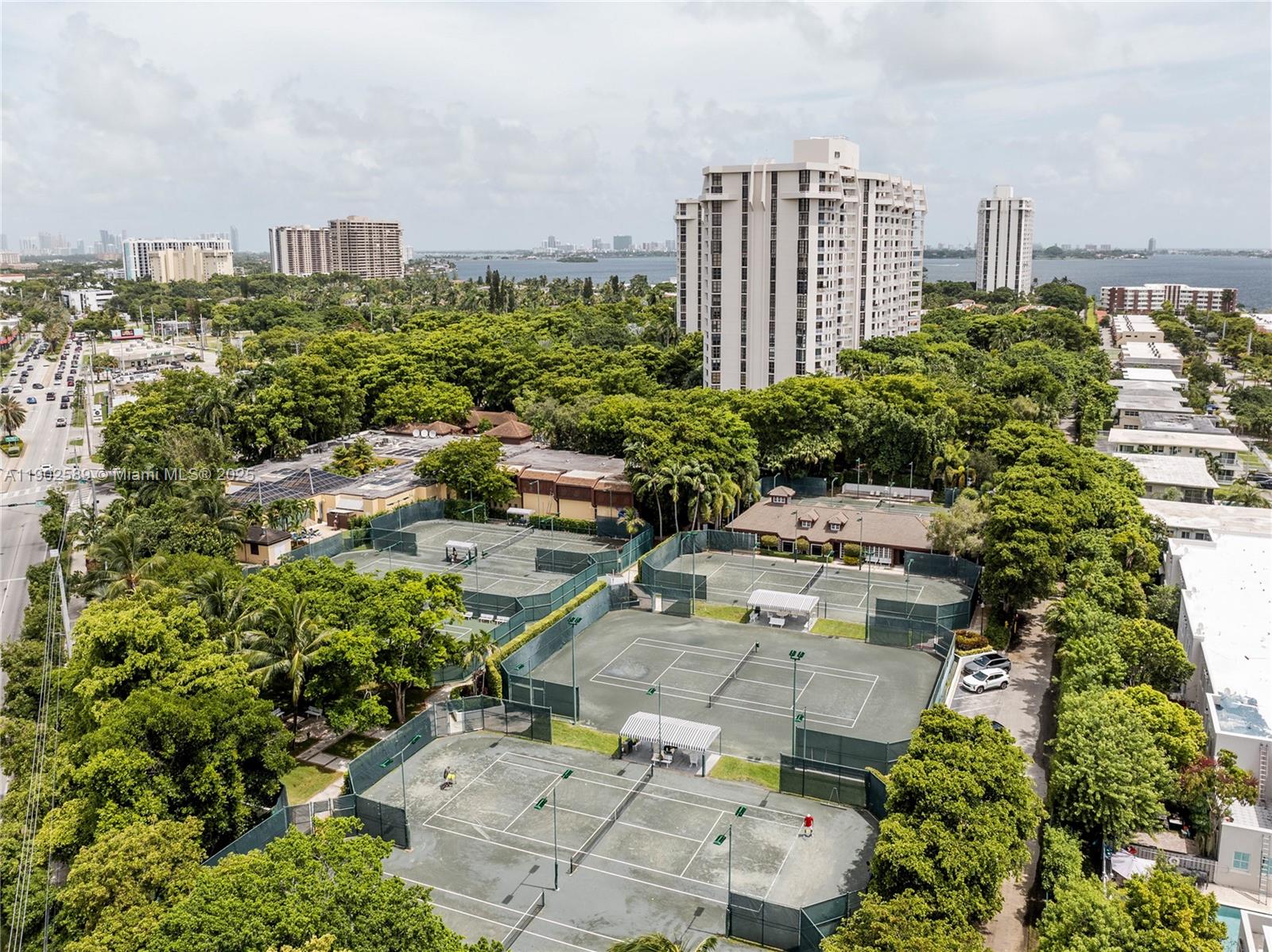 4000 Towerside Ter # 412