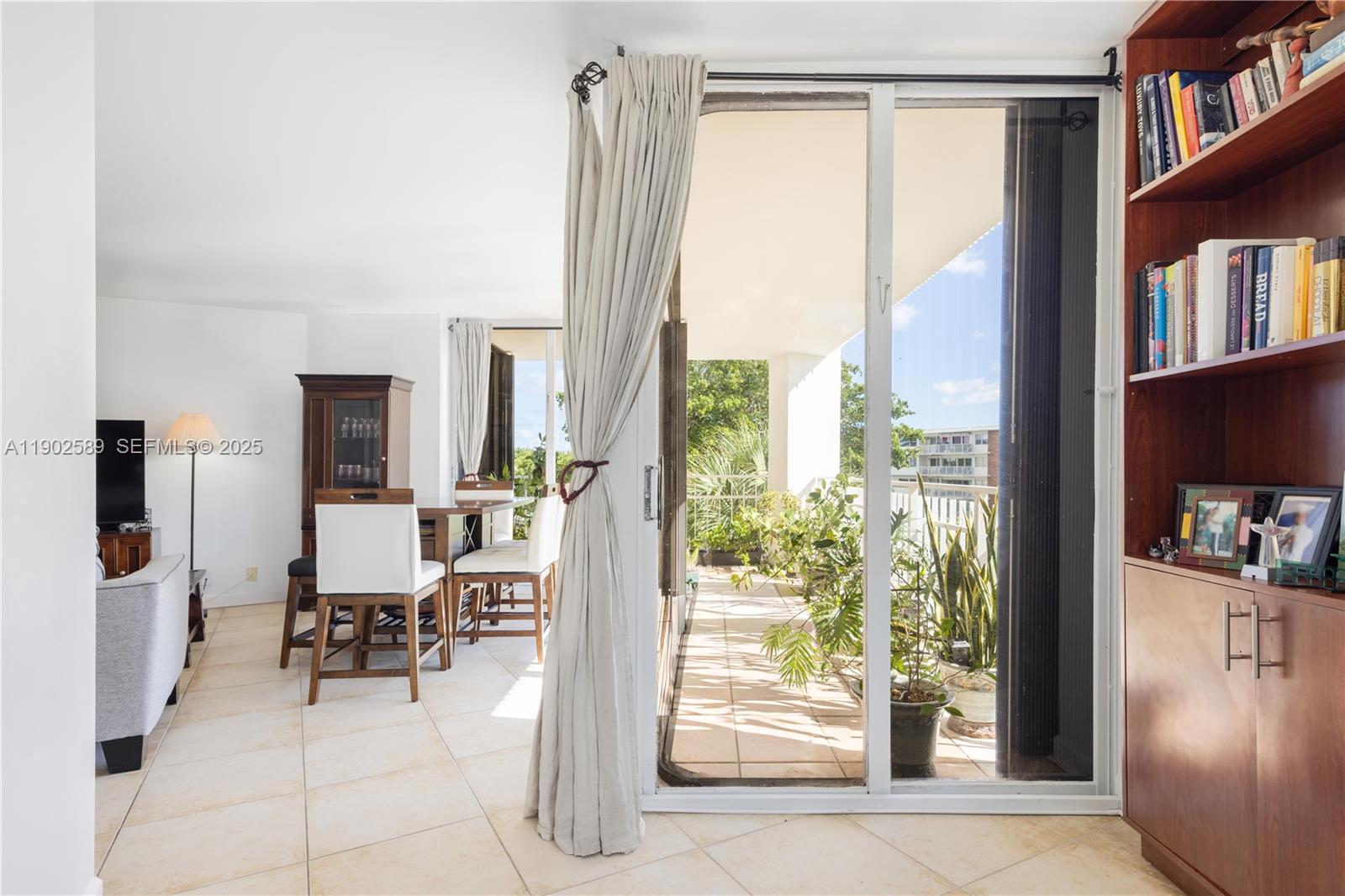 4000 Towerside Ter # 412