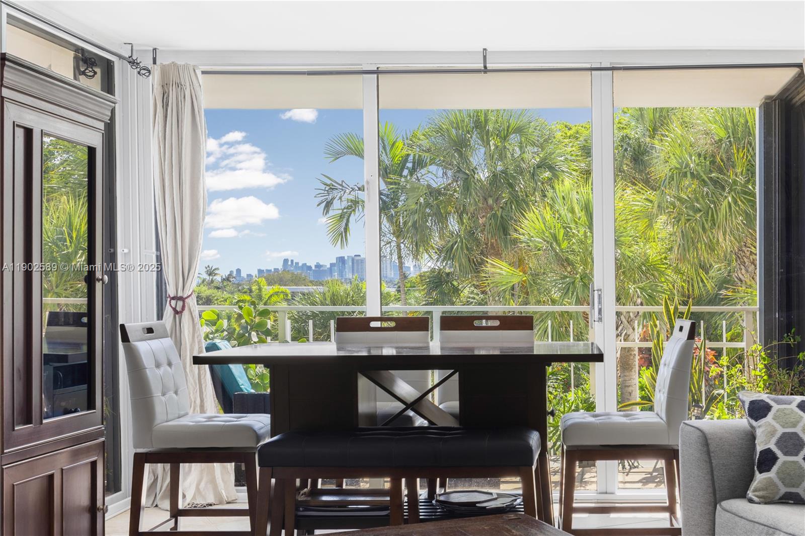 4000 Towerside Ter # 412