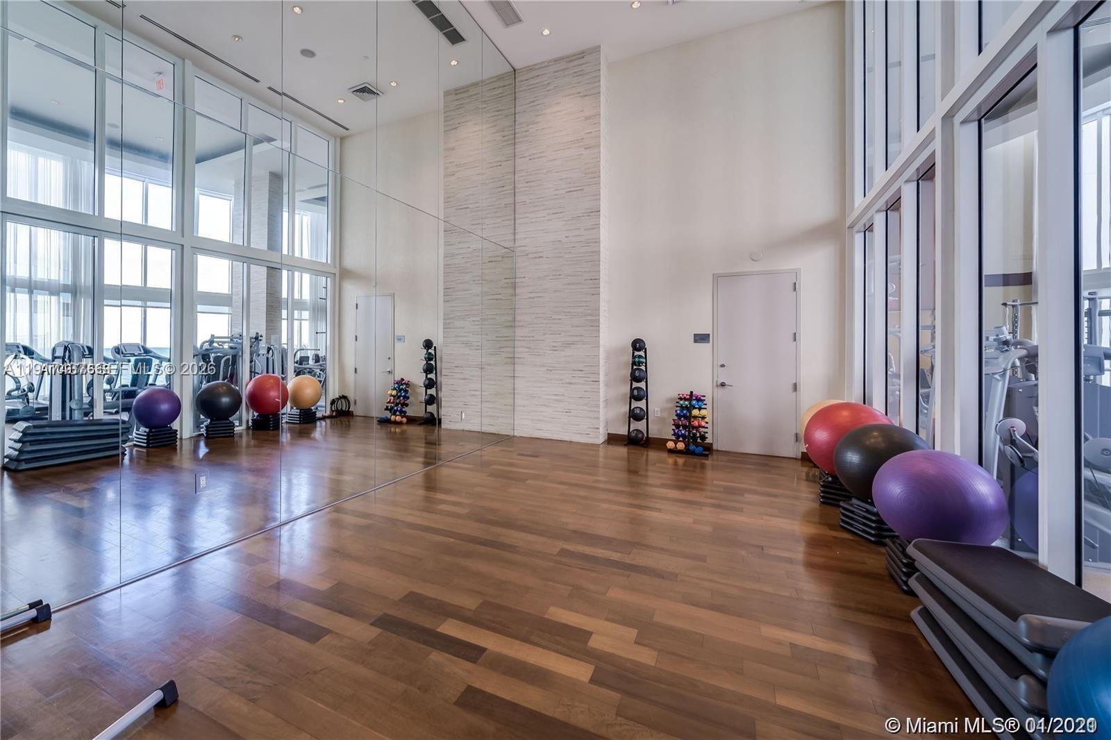 15811 Collins Ave # 4107