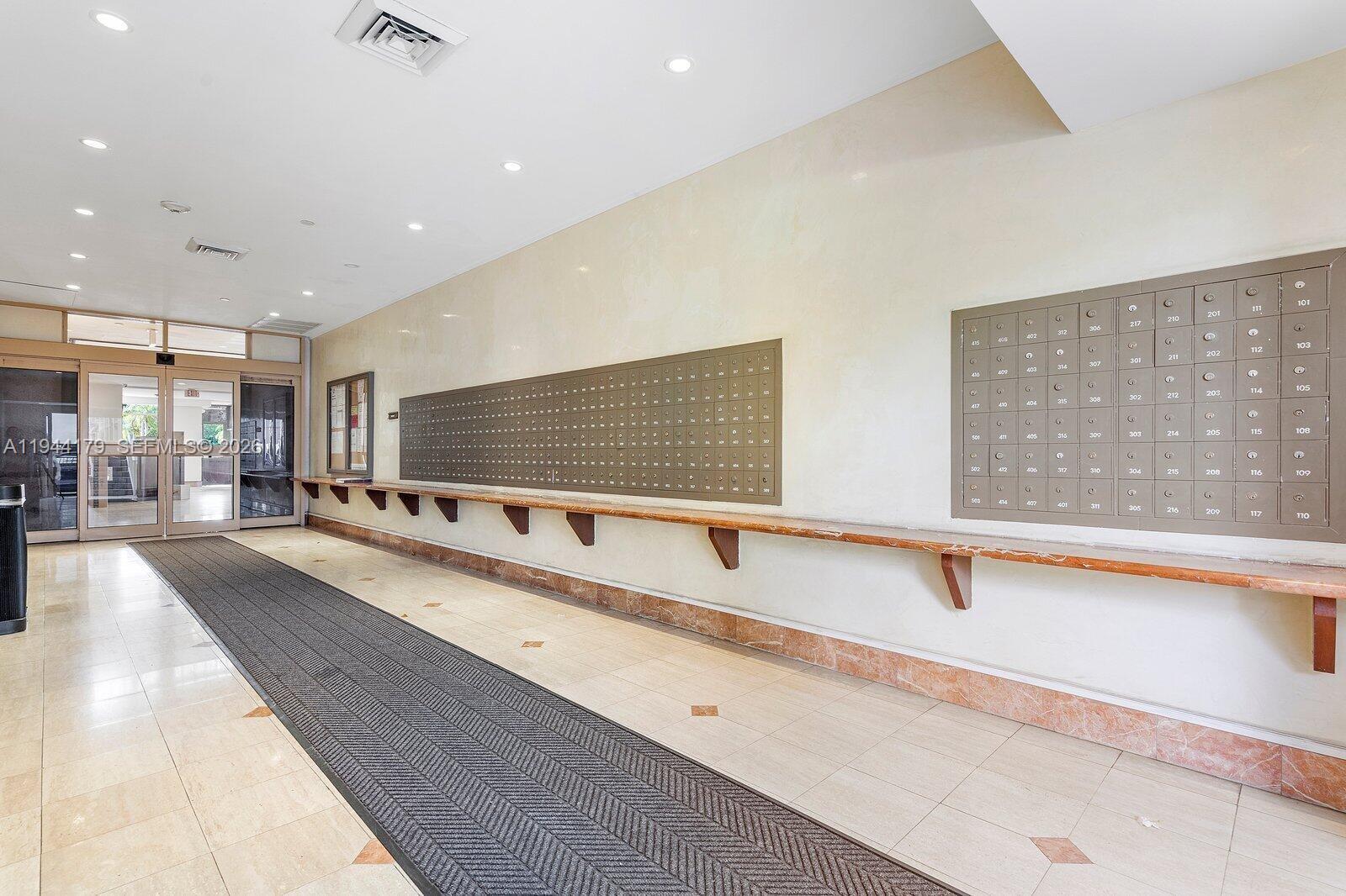 2801 NE 183rd St # 1607W