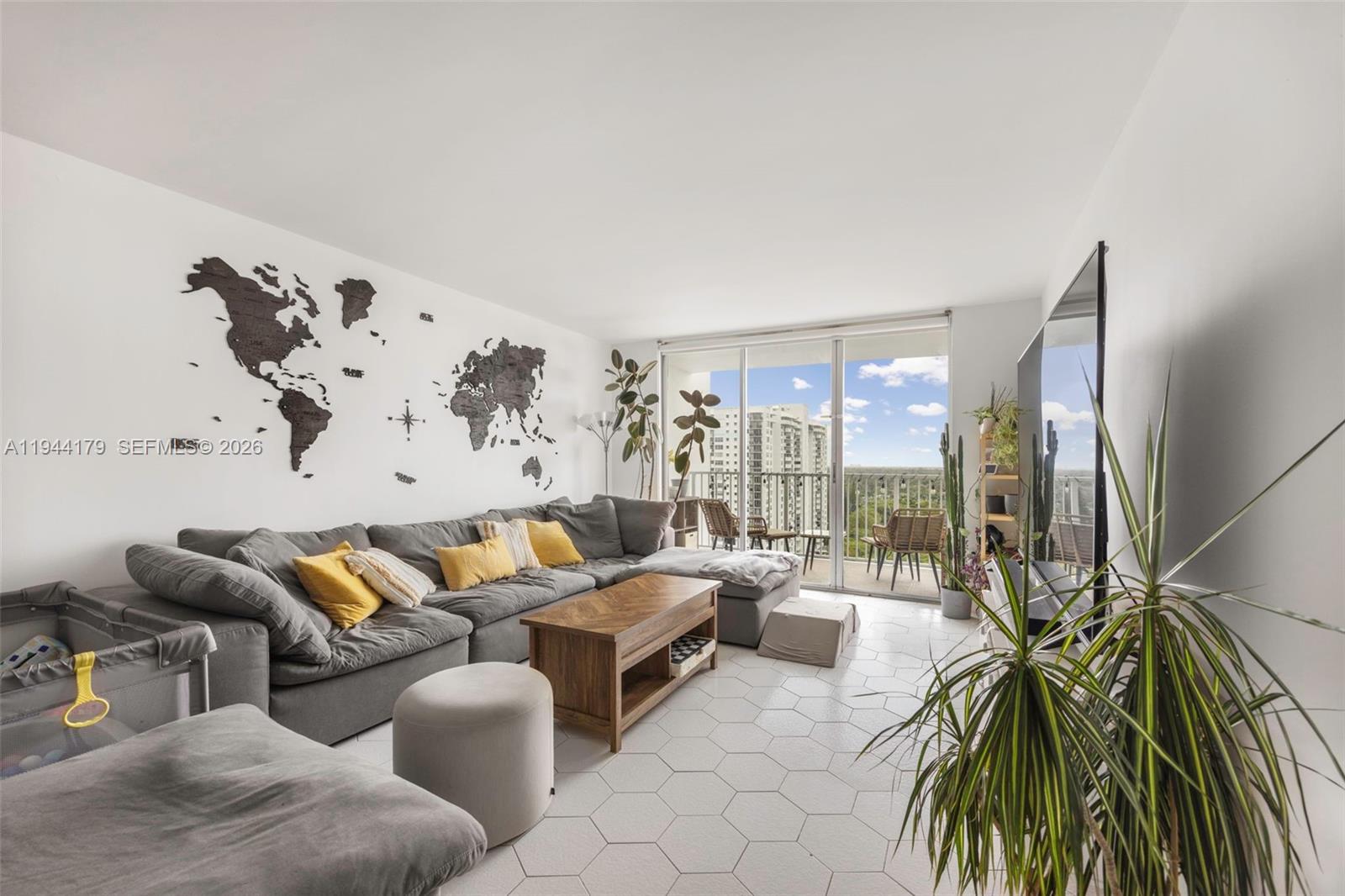 2801 NE 183rd St # 1607W