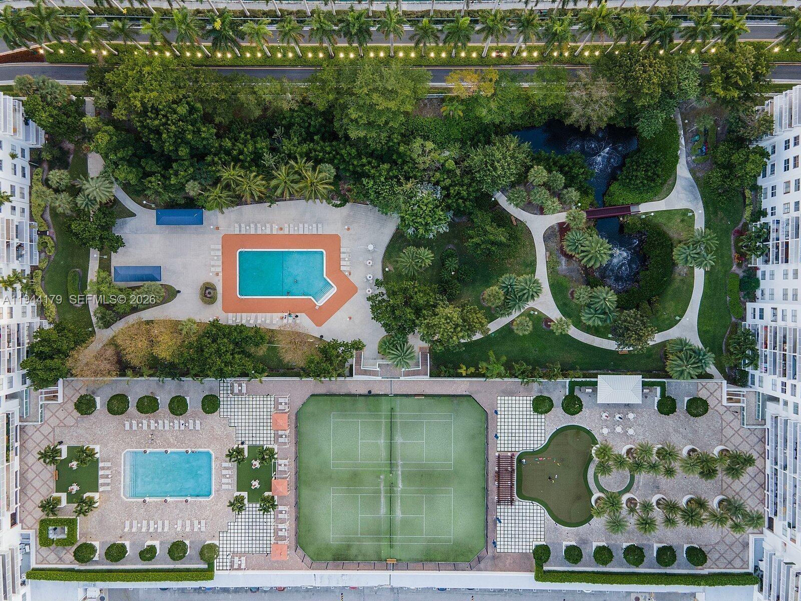 2801 NE 183rd St # 1607W