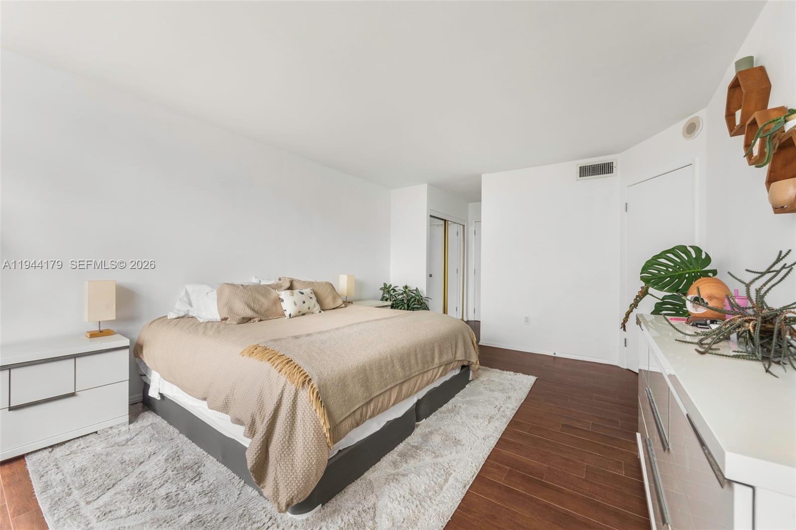 2801 NE 183rd St # 1607W