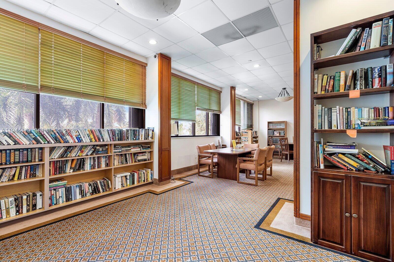 2801 NE 183rd St # 1607W