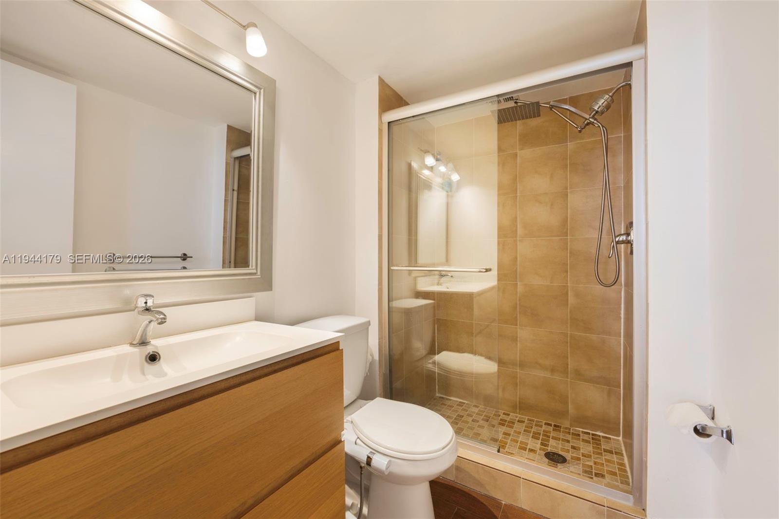 2801 NE 183rd St # 1607W