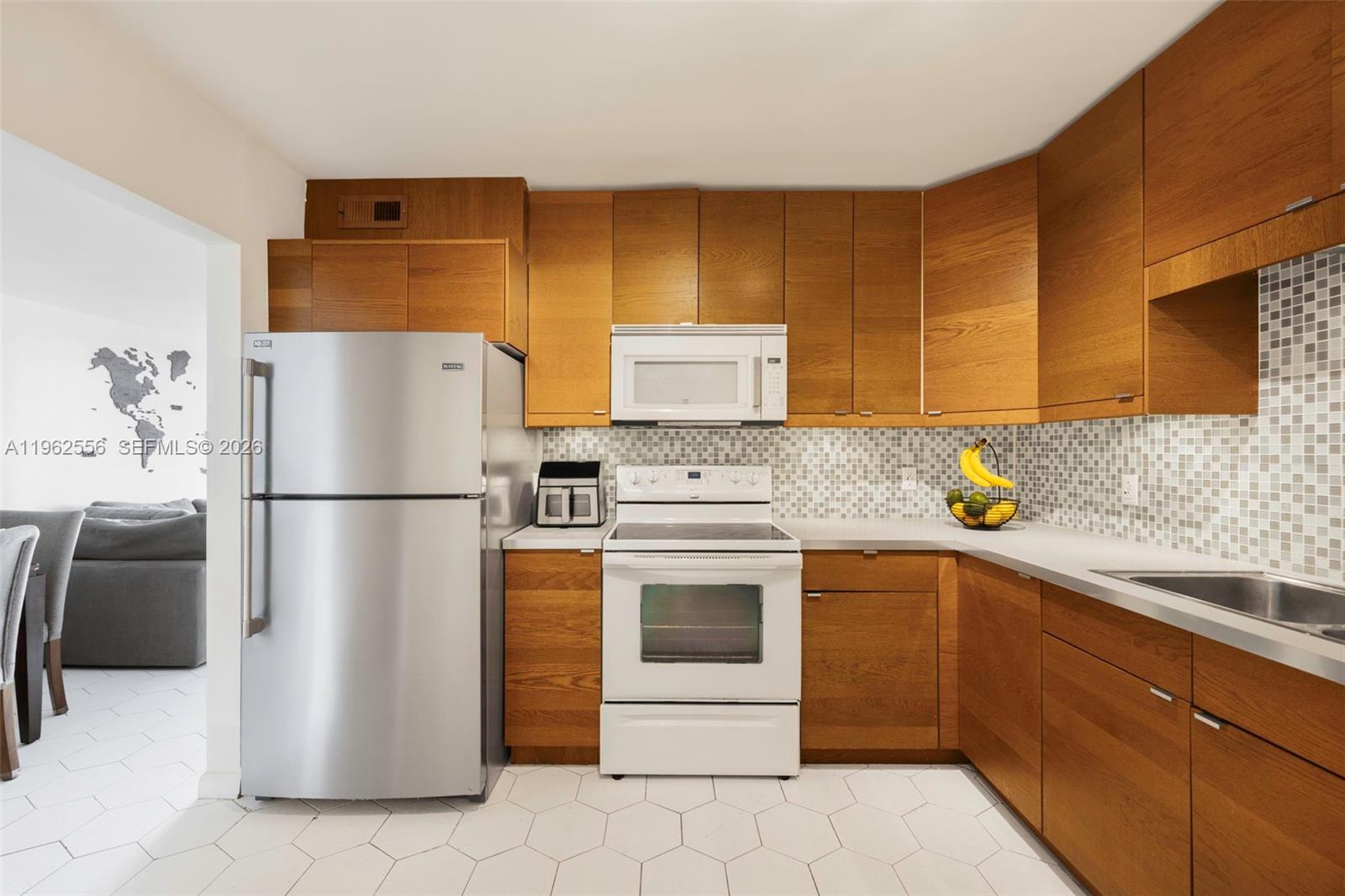 2801 NE 183rd St # 1607W