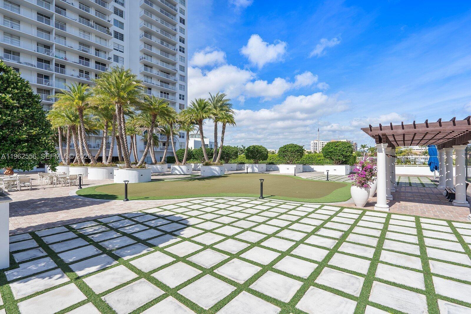 2801 NE 183rd St # 1607W