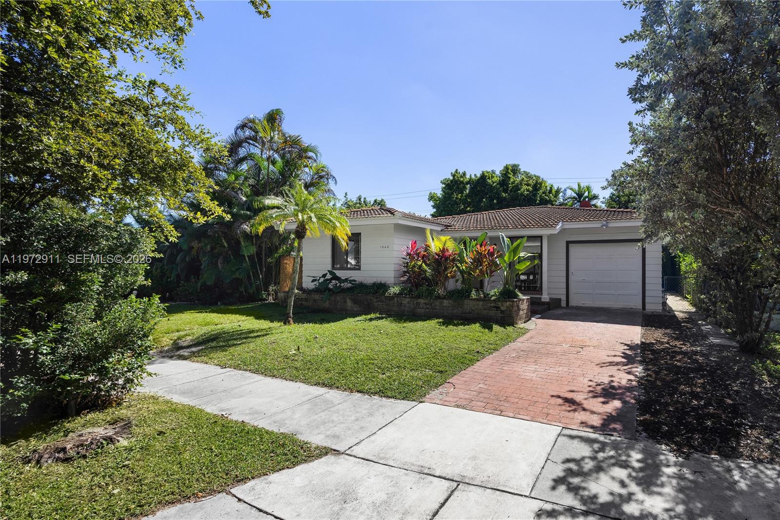 1860 SW 13th St