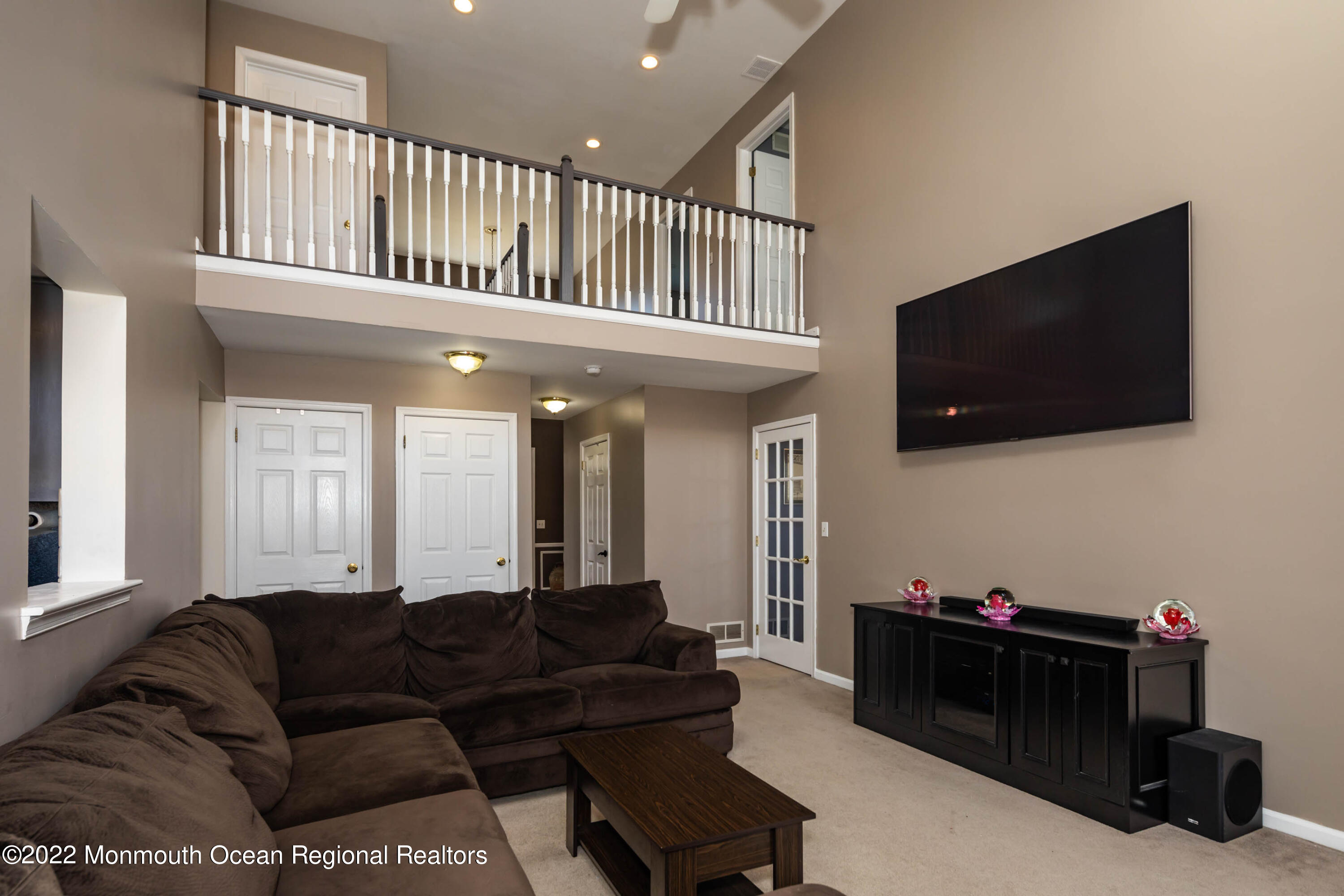2 Hampton Hollow Drive