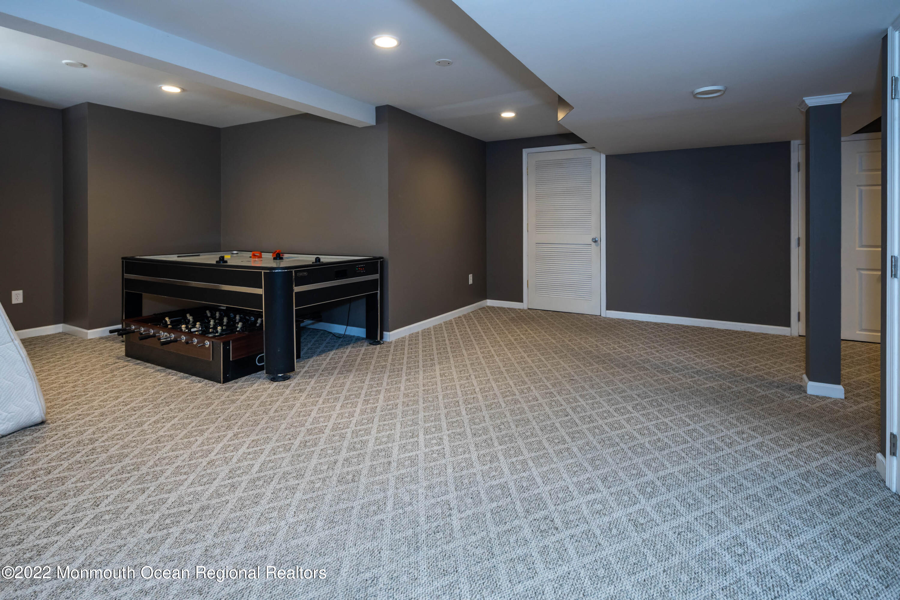2 Hampton Hollow Drive