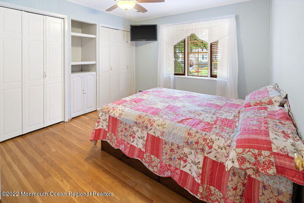 48 9th Street