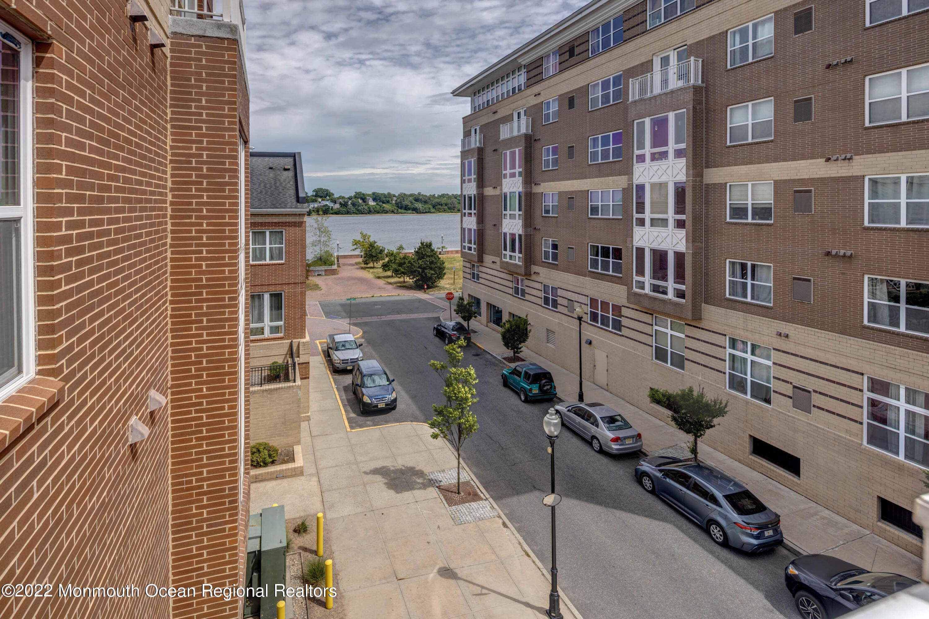 368 Rector Street Unit: 414