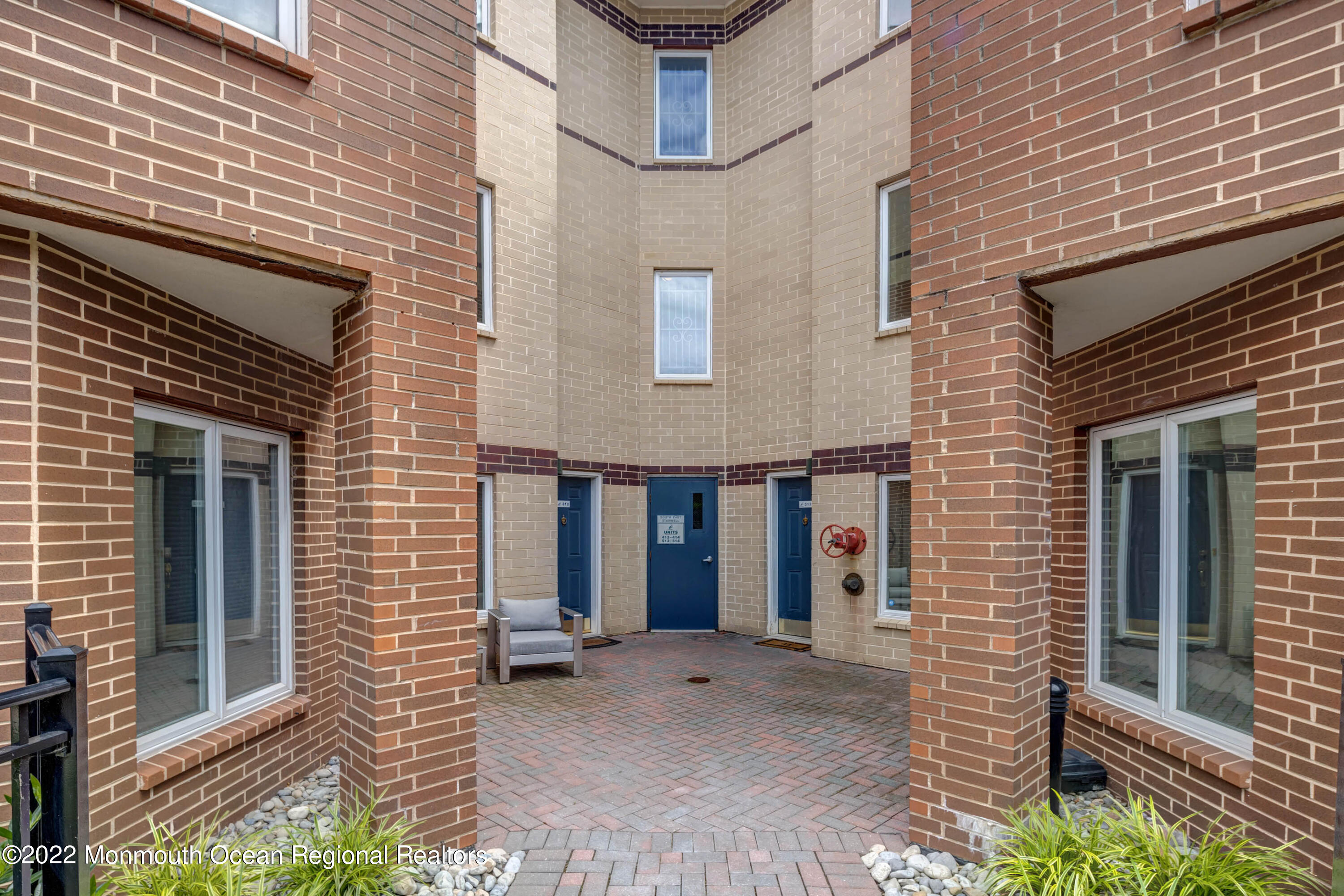 368 Rector Street Unit: 414