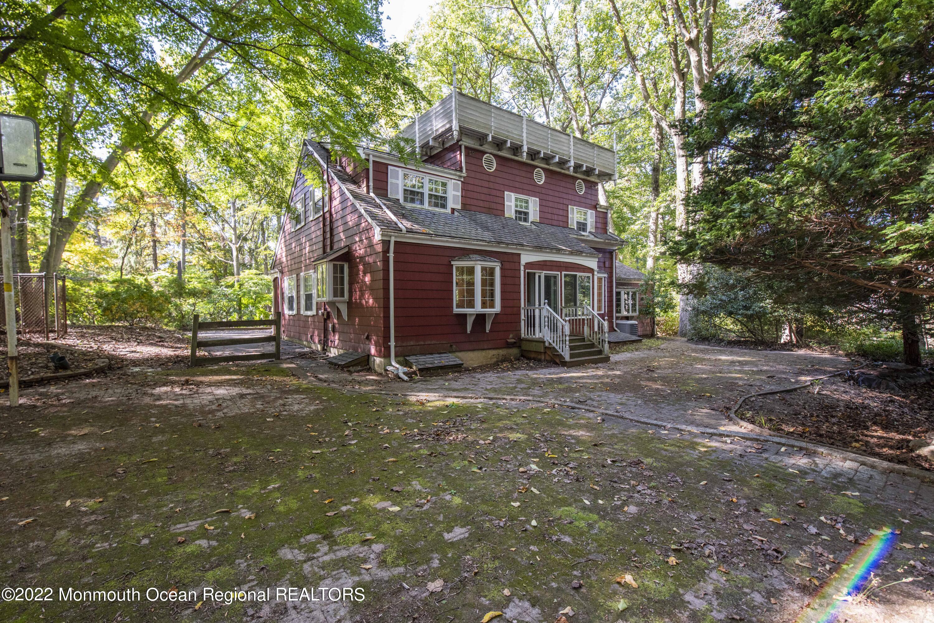33 Clover Hill Lane
