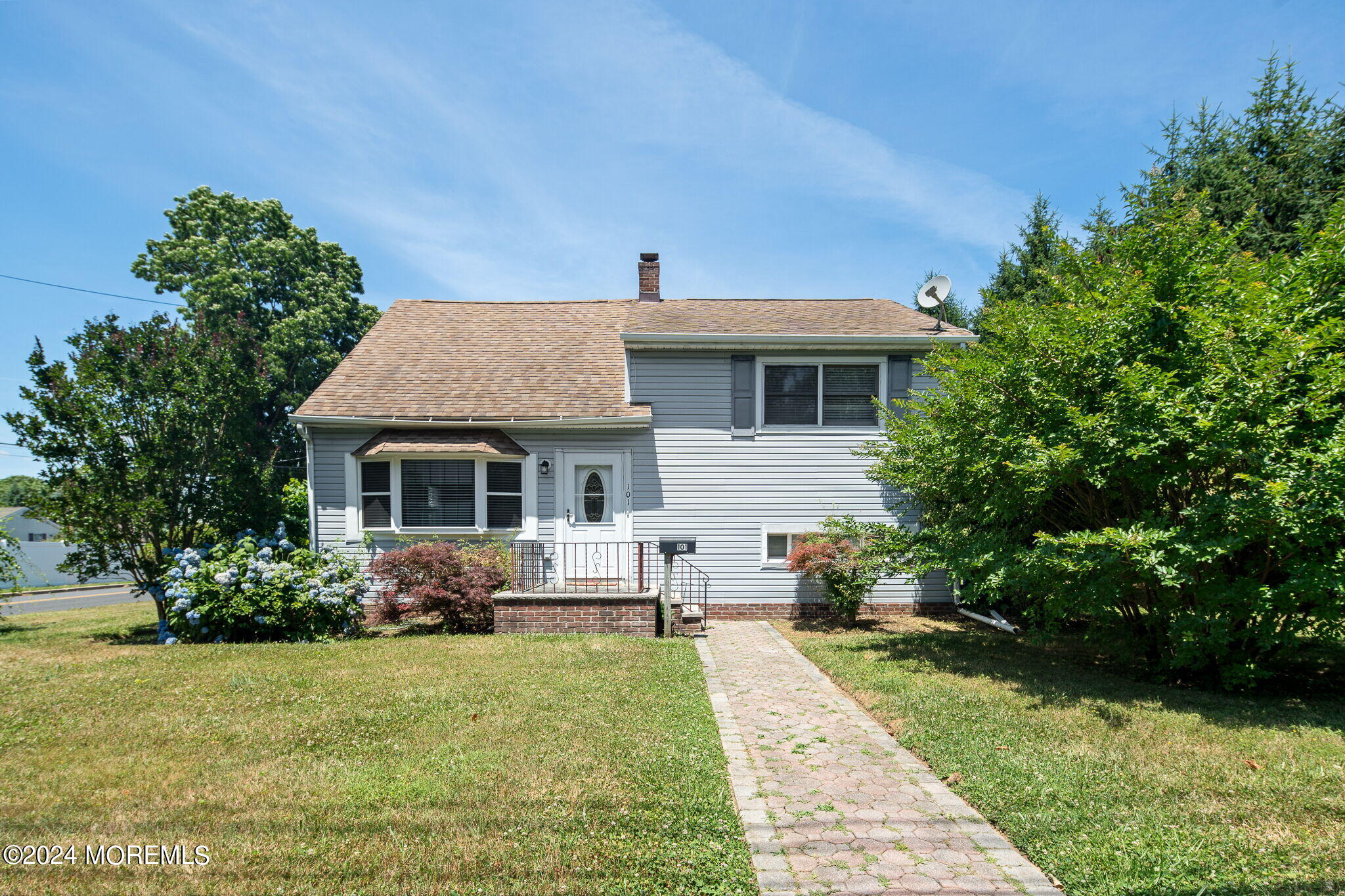 101 Apple Street