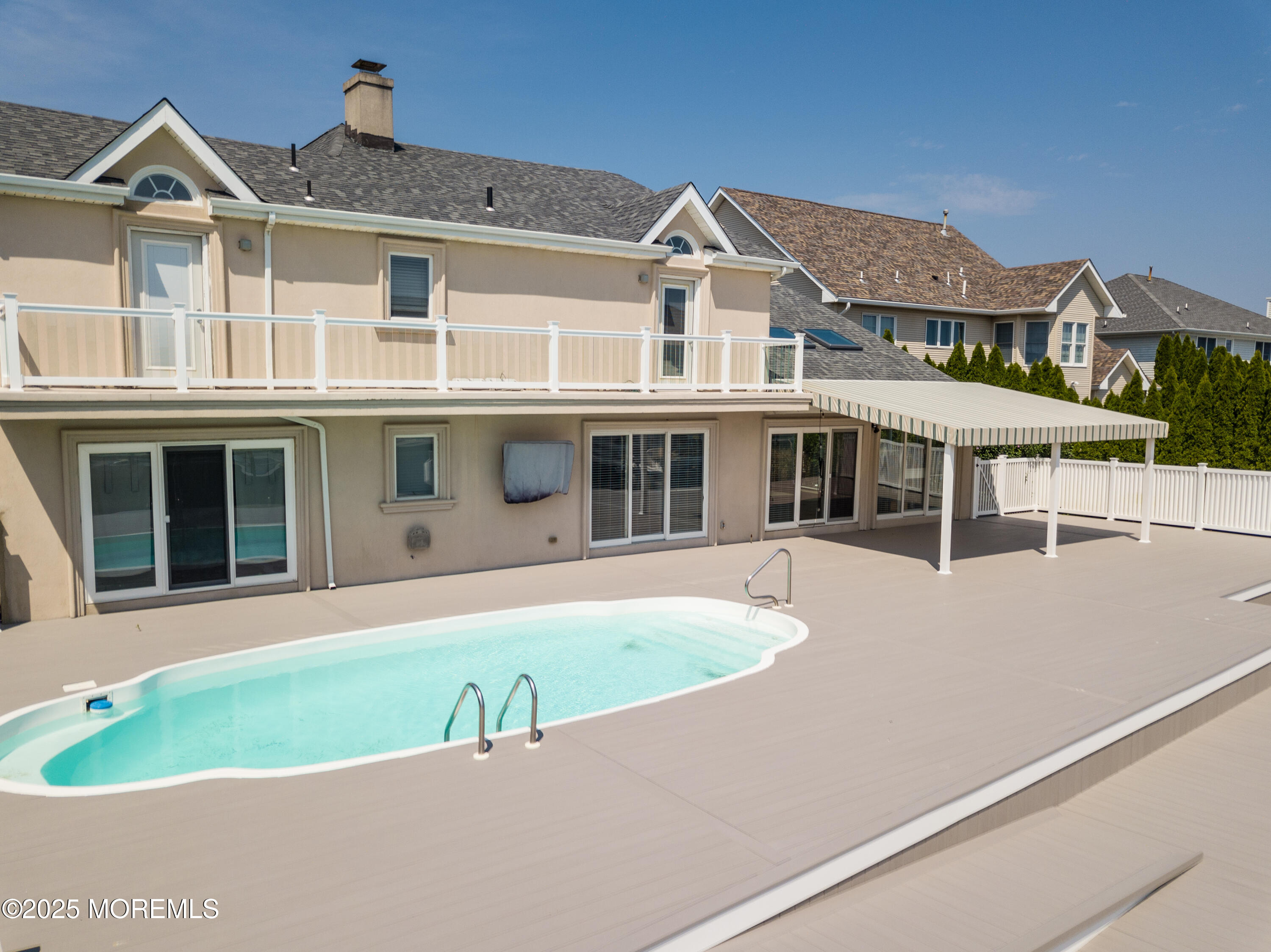 218 Pointe Drive
