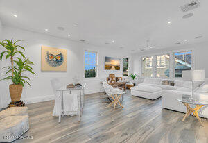 985 Ocean Avenue
