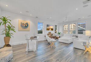 985 Ocean Avenue