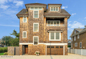 985 Ocean Avenue