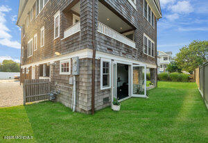 985 Ocean Avenue