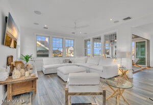 985 Ocean Avenue