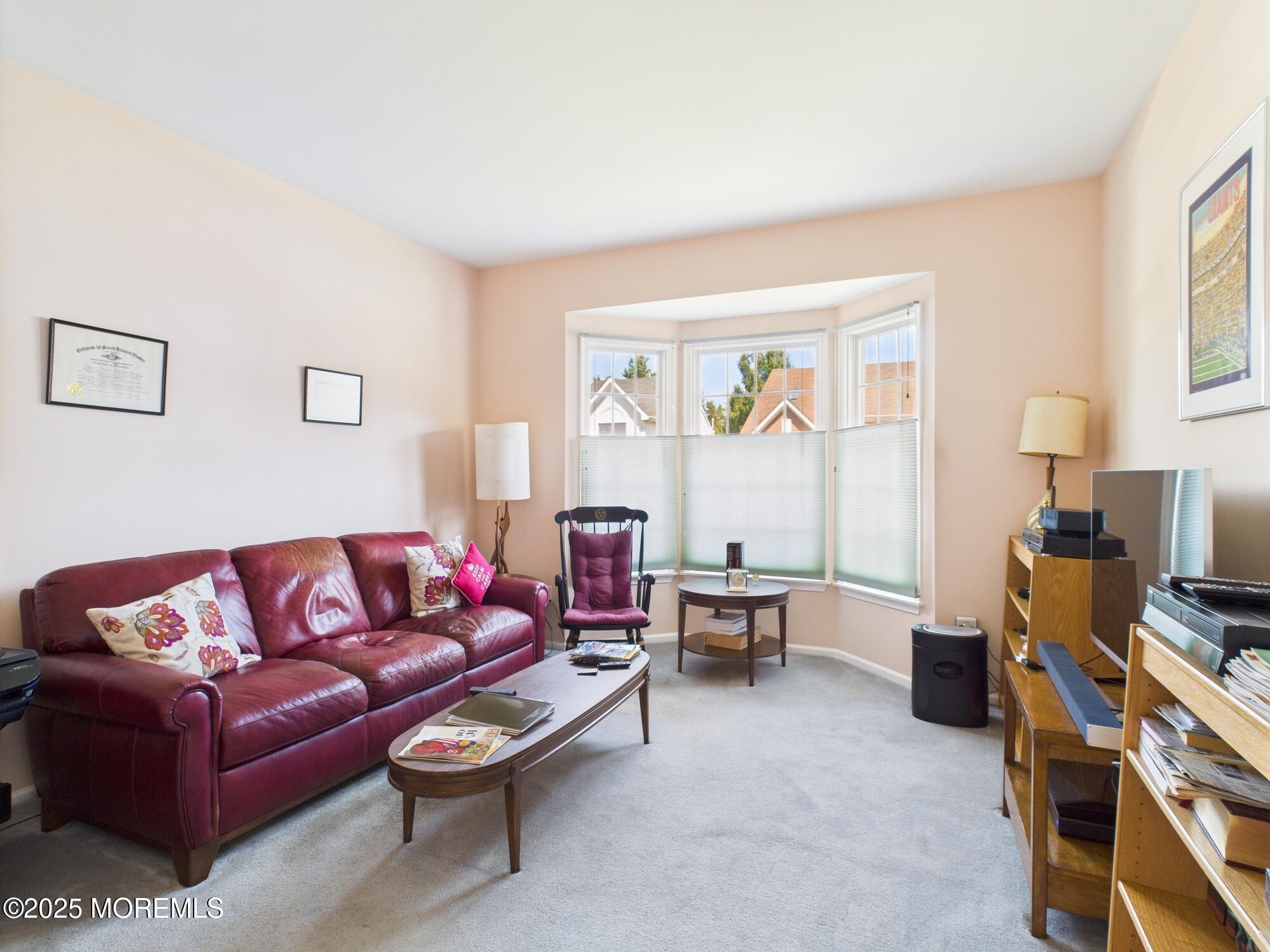 10 Windward Way