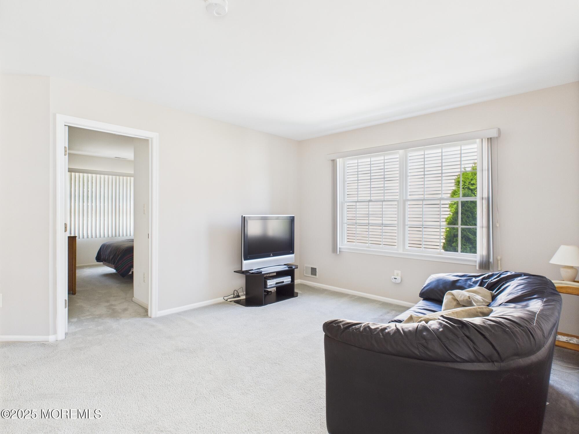 10 Windward Way