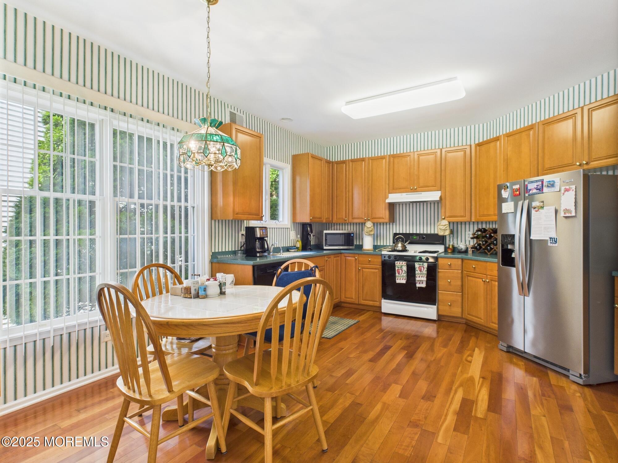 10 Windward Way