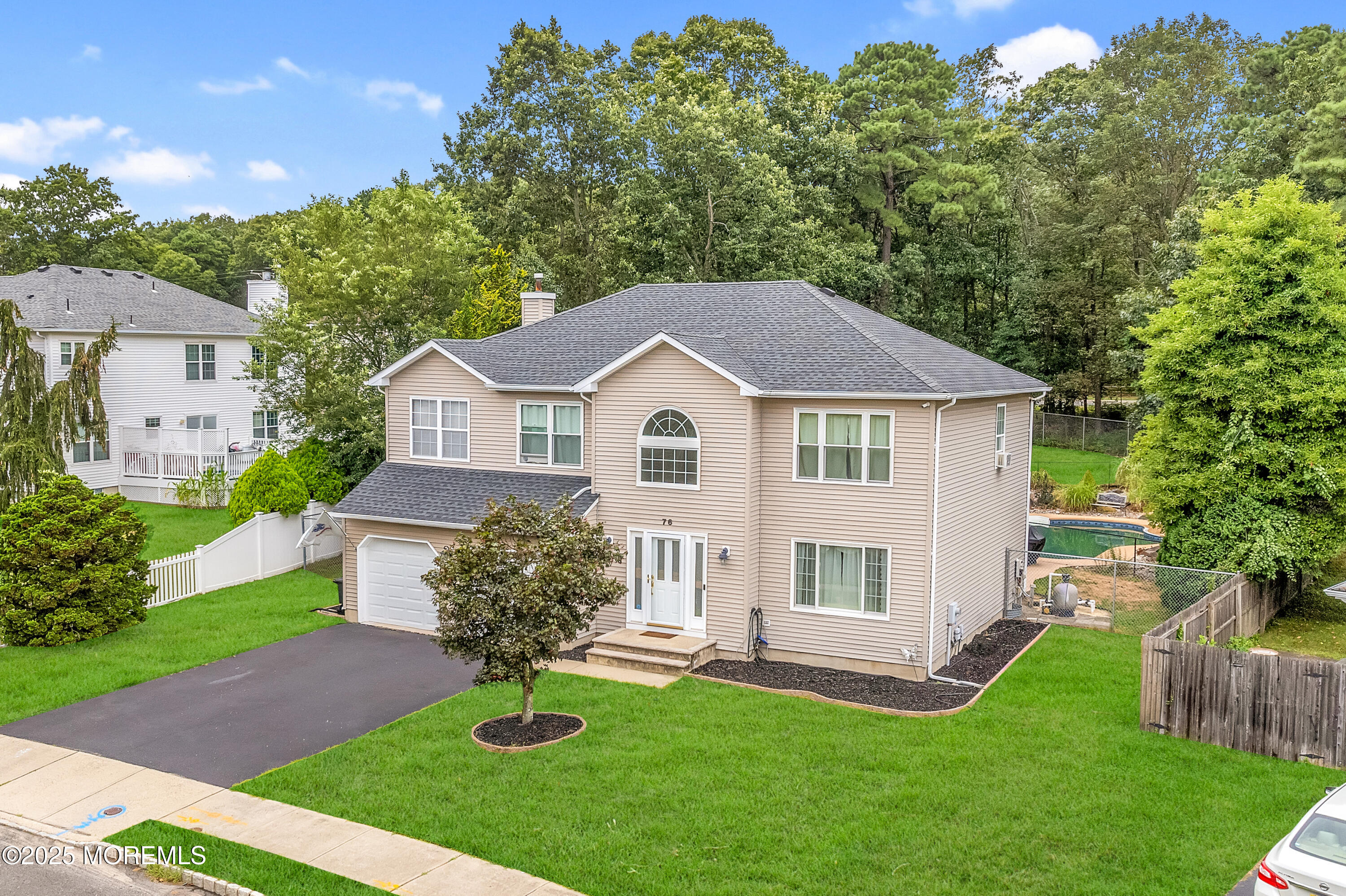 76 Diamond Lane