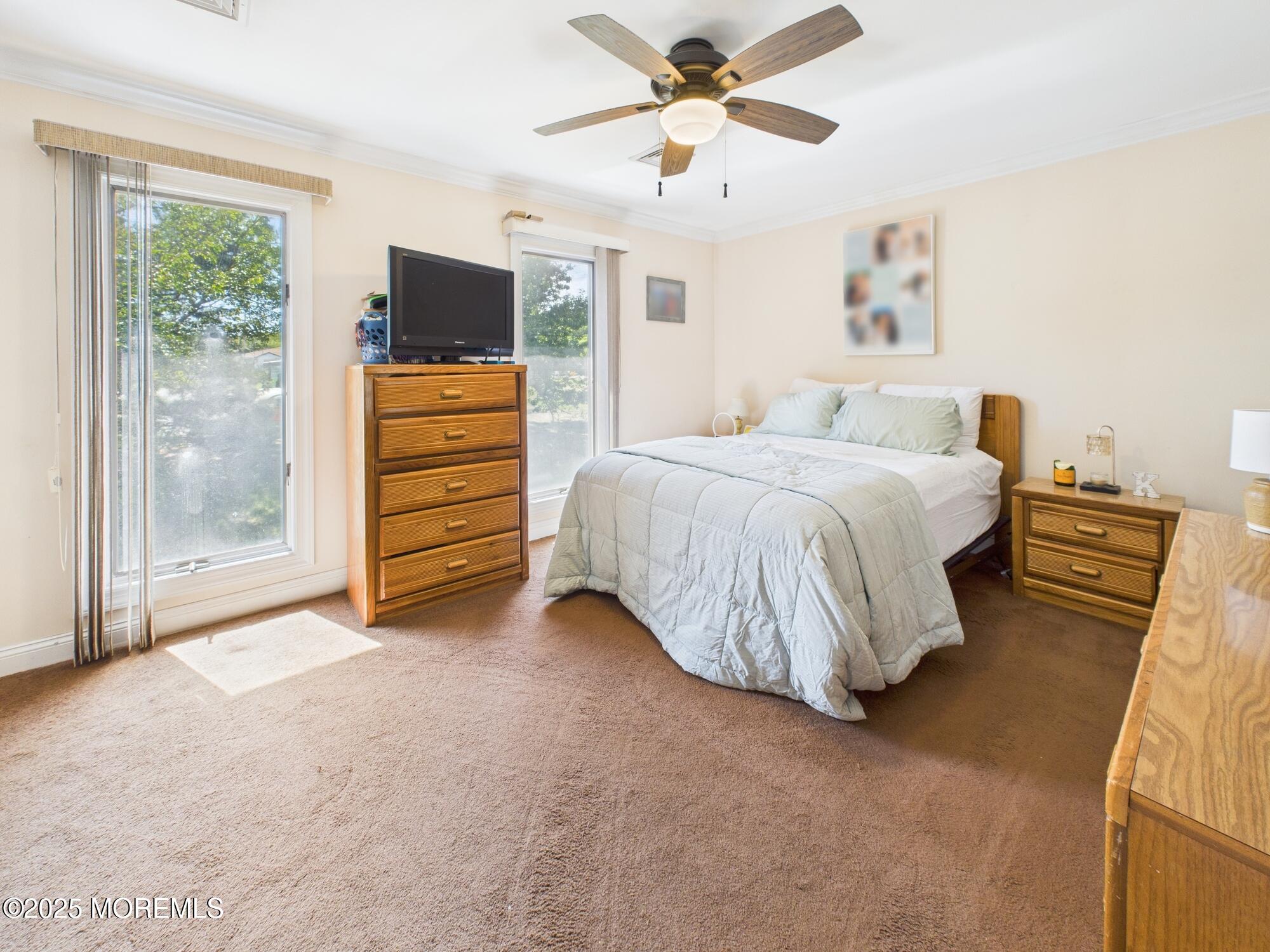 1307 W Union Lane, 4