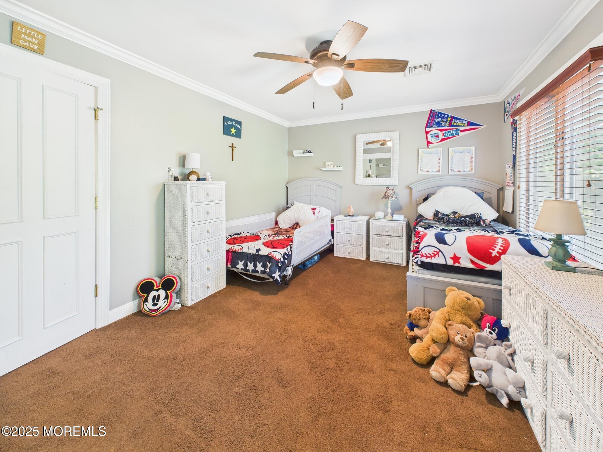 1307 W Union Lane, 4