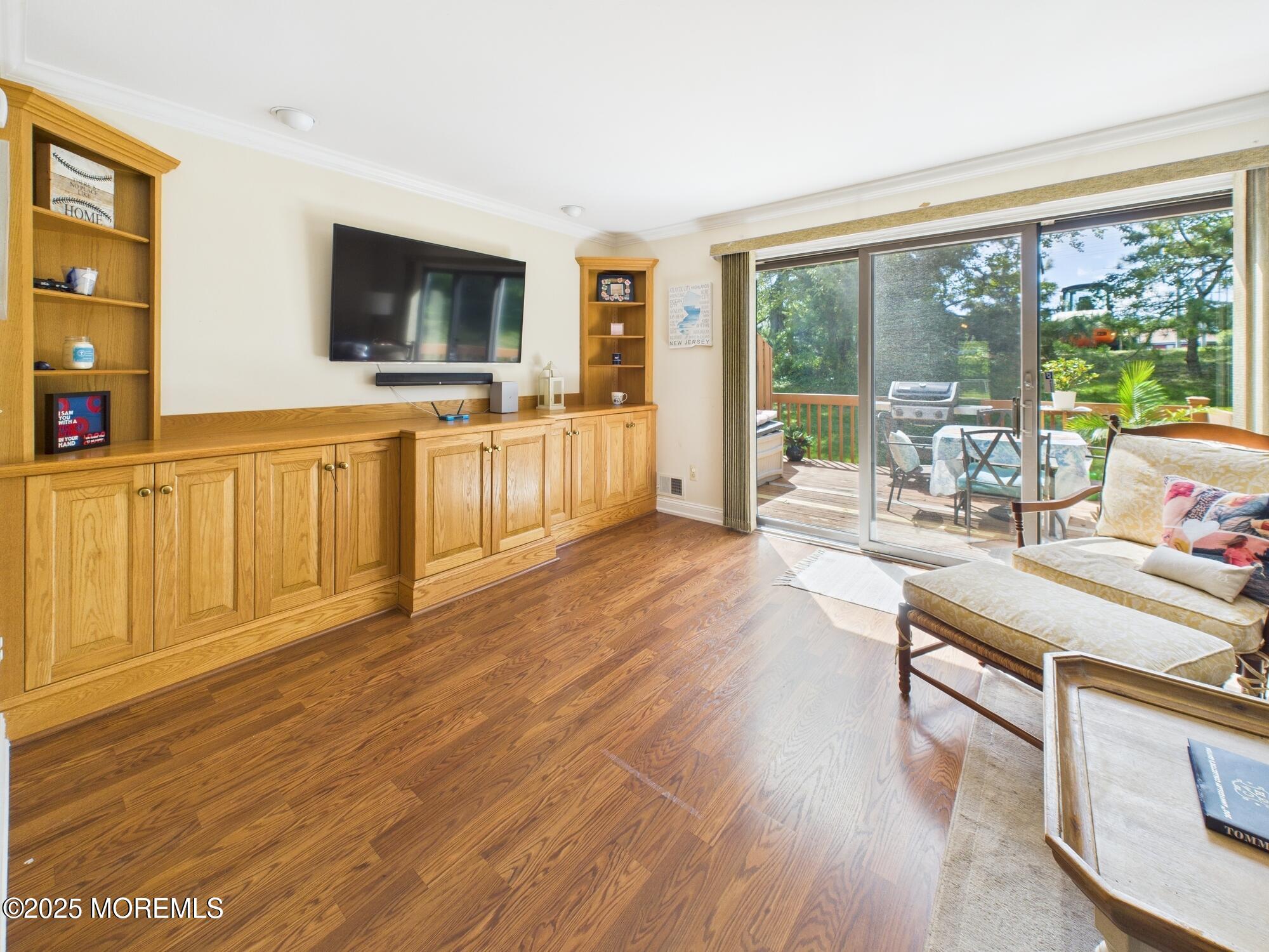 1307 W Union Lane, 4