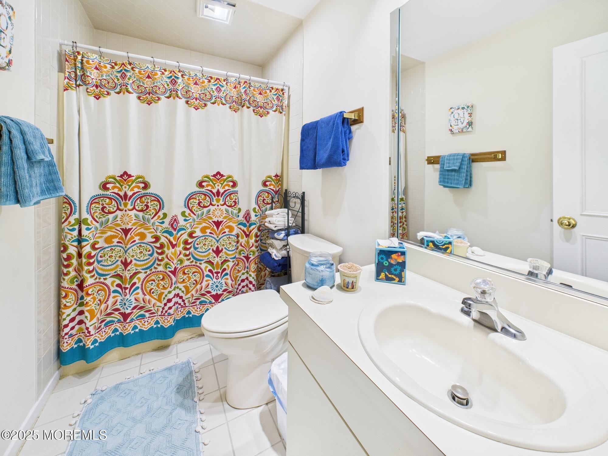1307 W Union Lane, 4